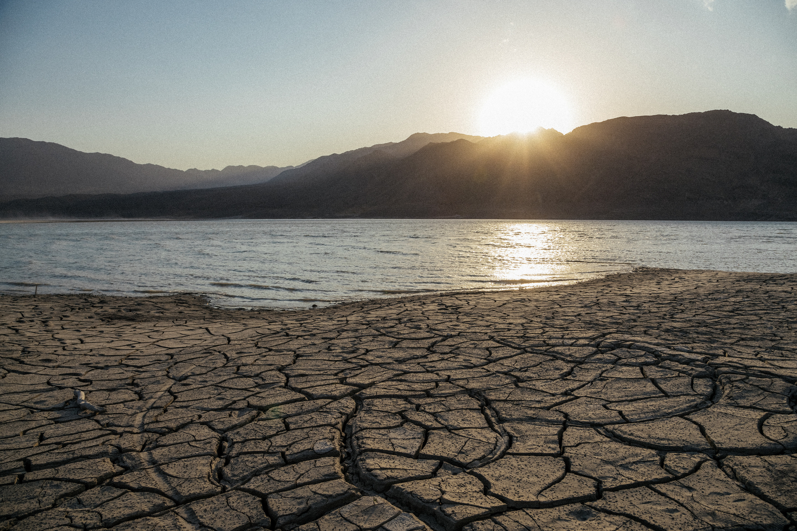 Сухие земли. Диас и Камила