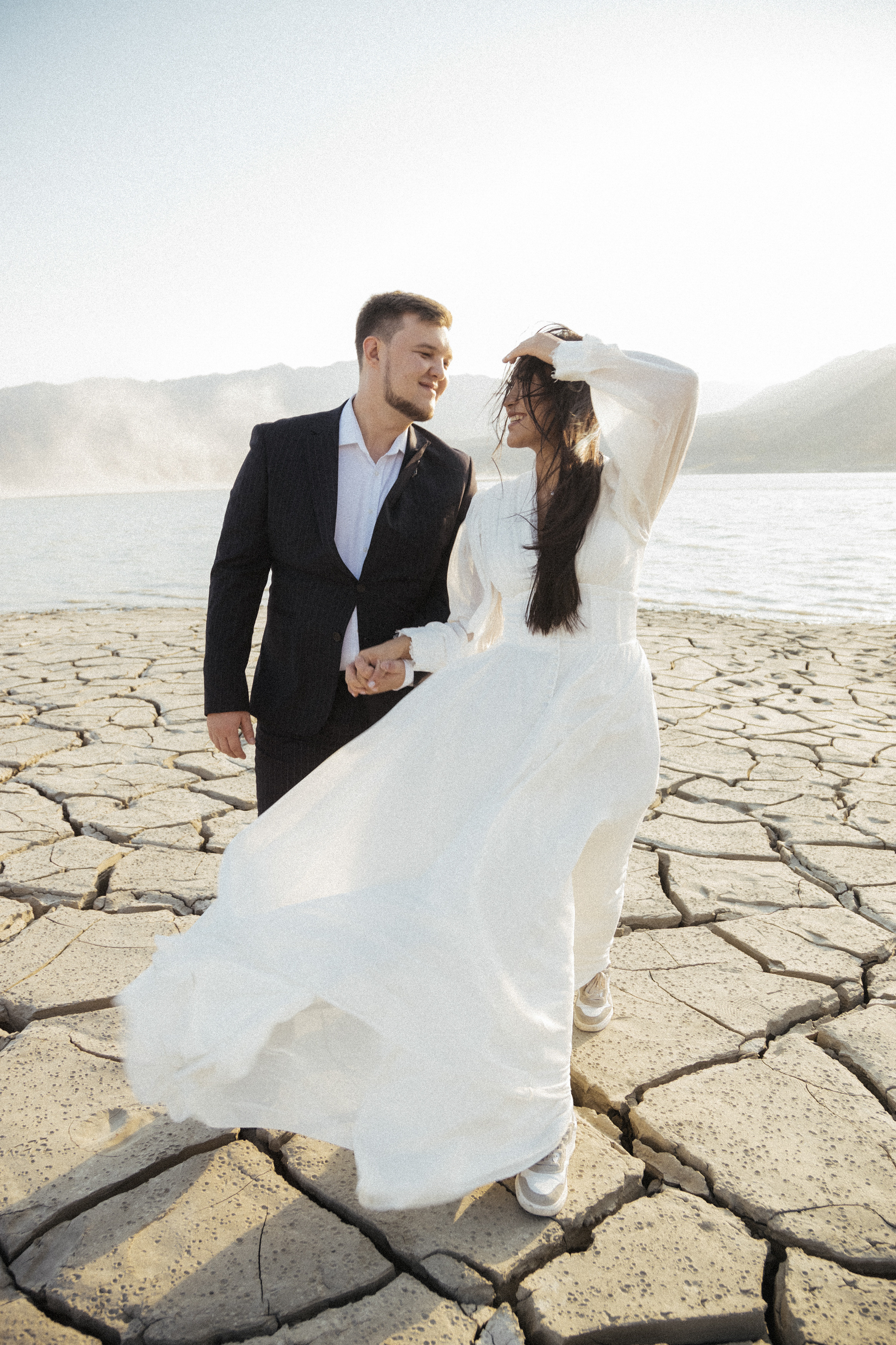 Сухие земли. Диас и Камила