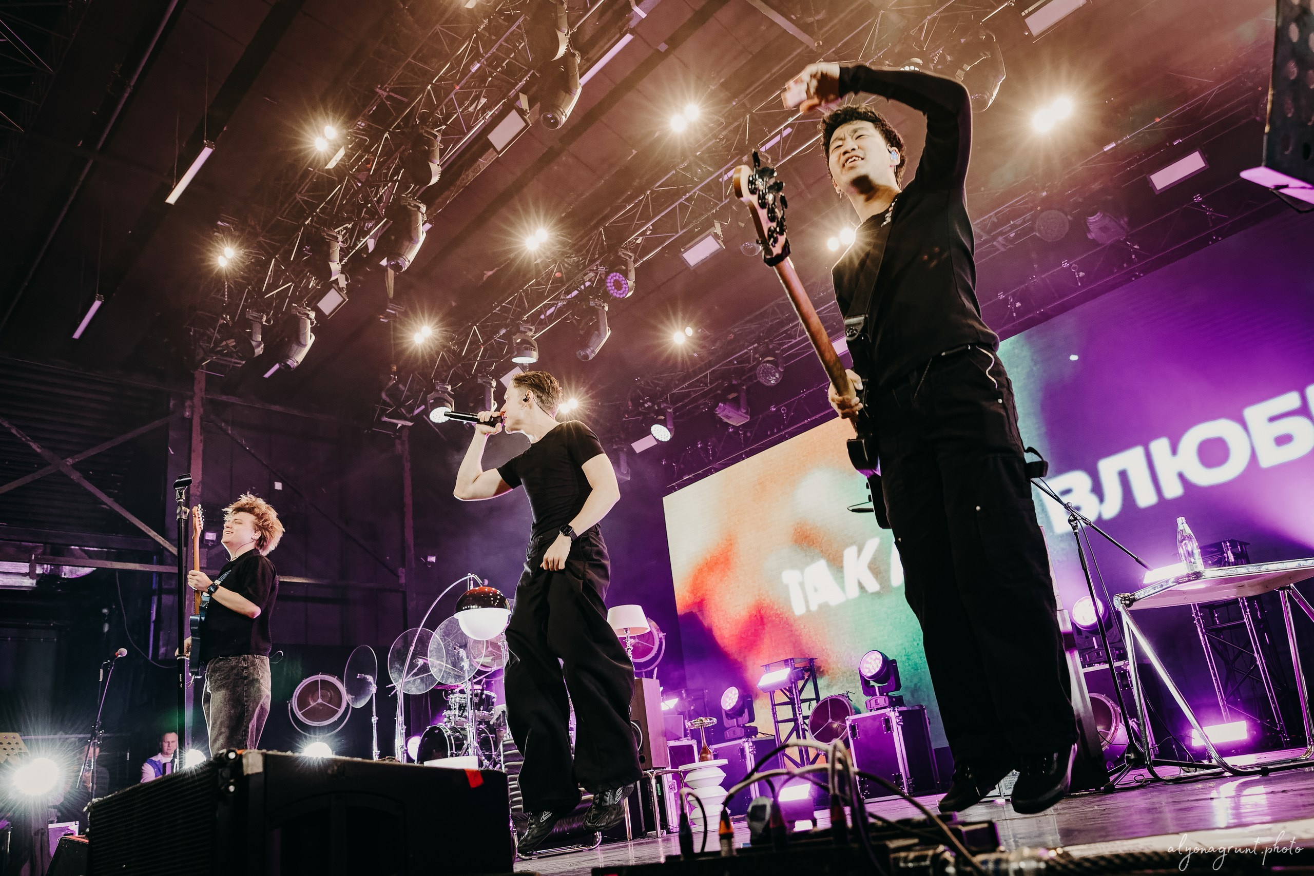 Ваня Дмитриенко, фоторепортаж СПб, A2, 23.10.2025. Алена Адрианова: фотограф в Санкт-Петербурге