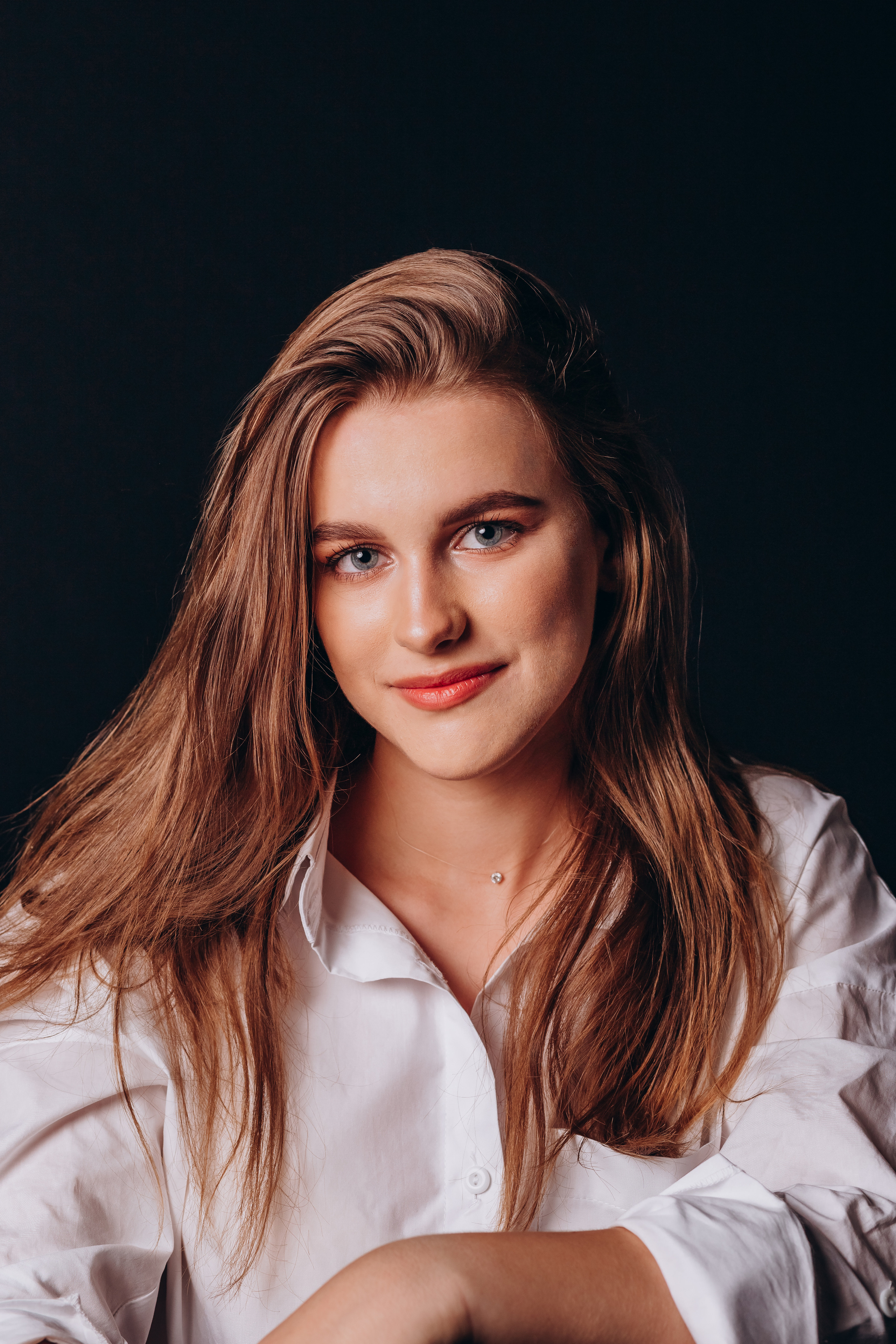 Студийный женский портрет. Фотограф Новокубанск Армавир Федосеева Алина