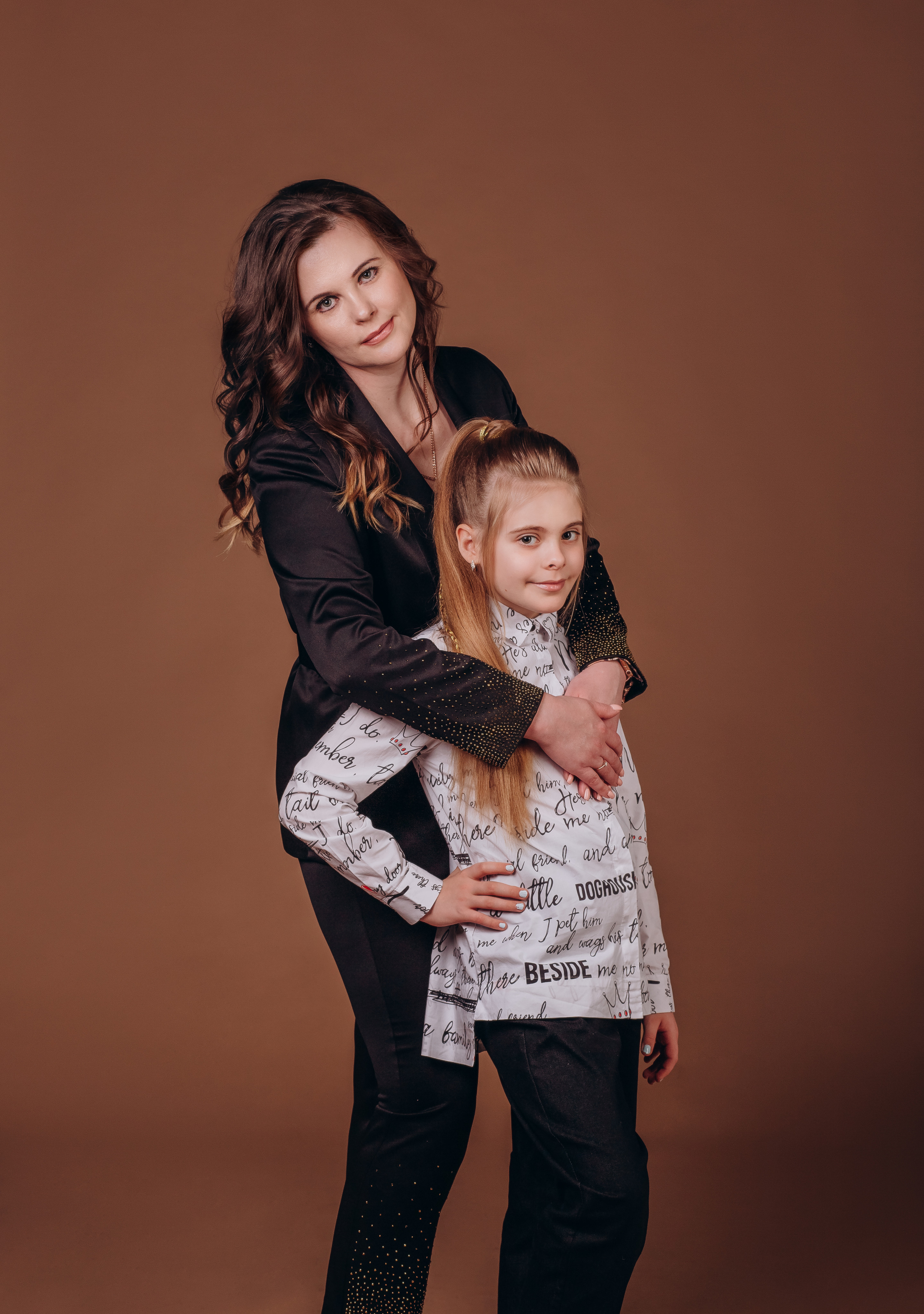 Студийная съемка для мамы и дочери. Фотограф Новокубанск Армавир Федосеева Алина