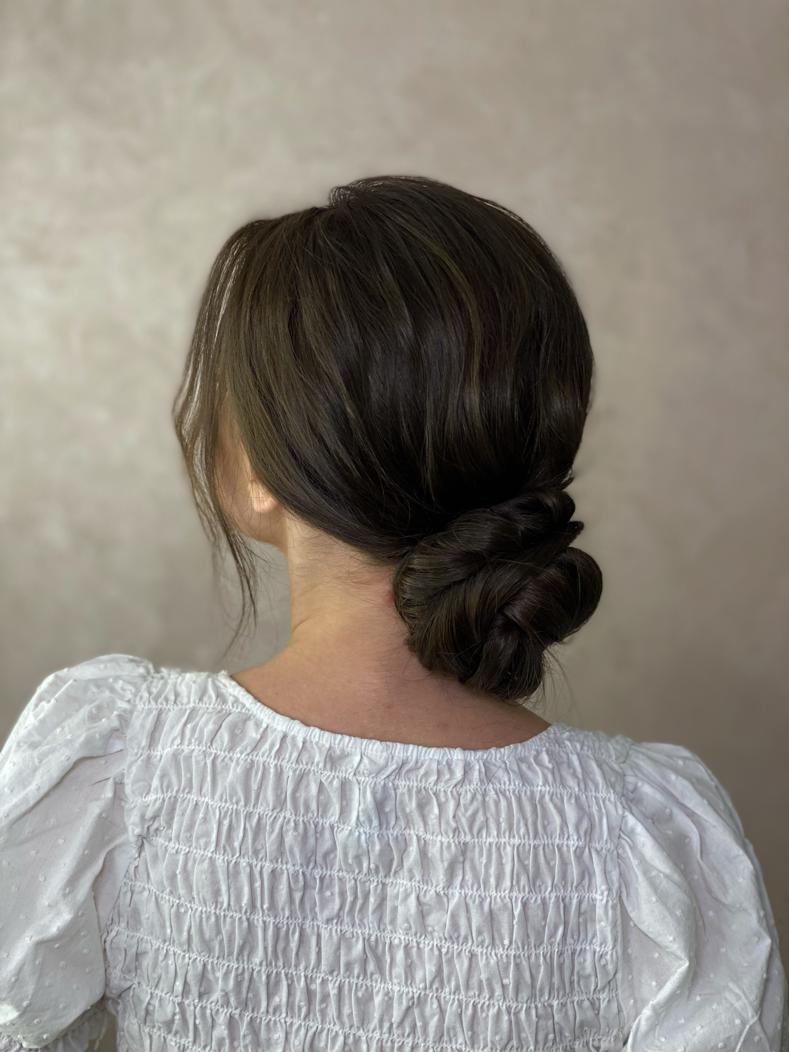 Прически, укладки. Студия визажистов, стилистов по прическам, бровистов и мастеров по ресницам