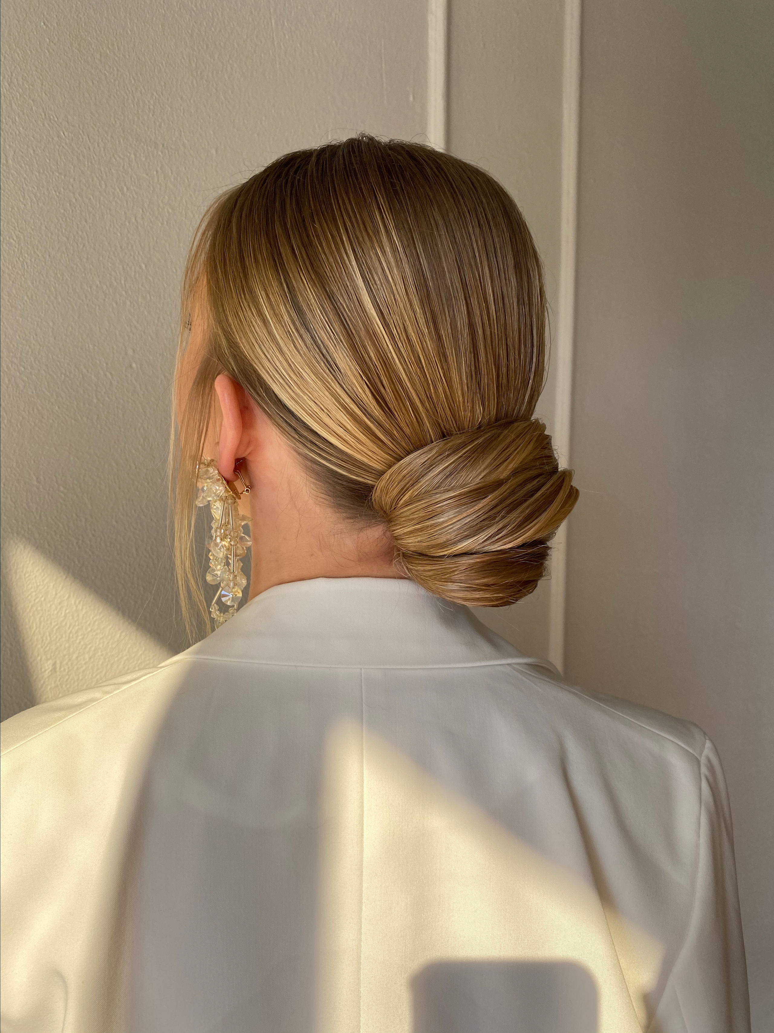 Прически, укладки. Студия визажистов, стилистов по прическам, бровистов и мастеров по ресницам