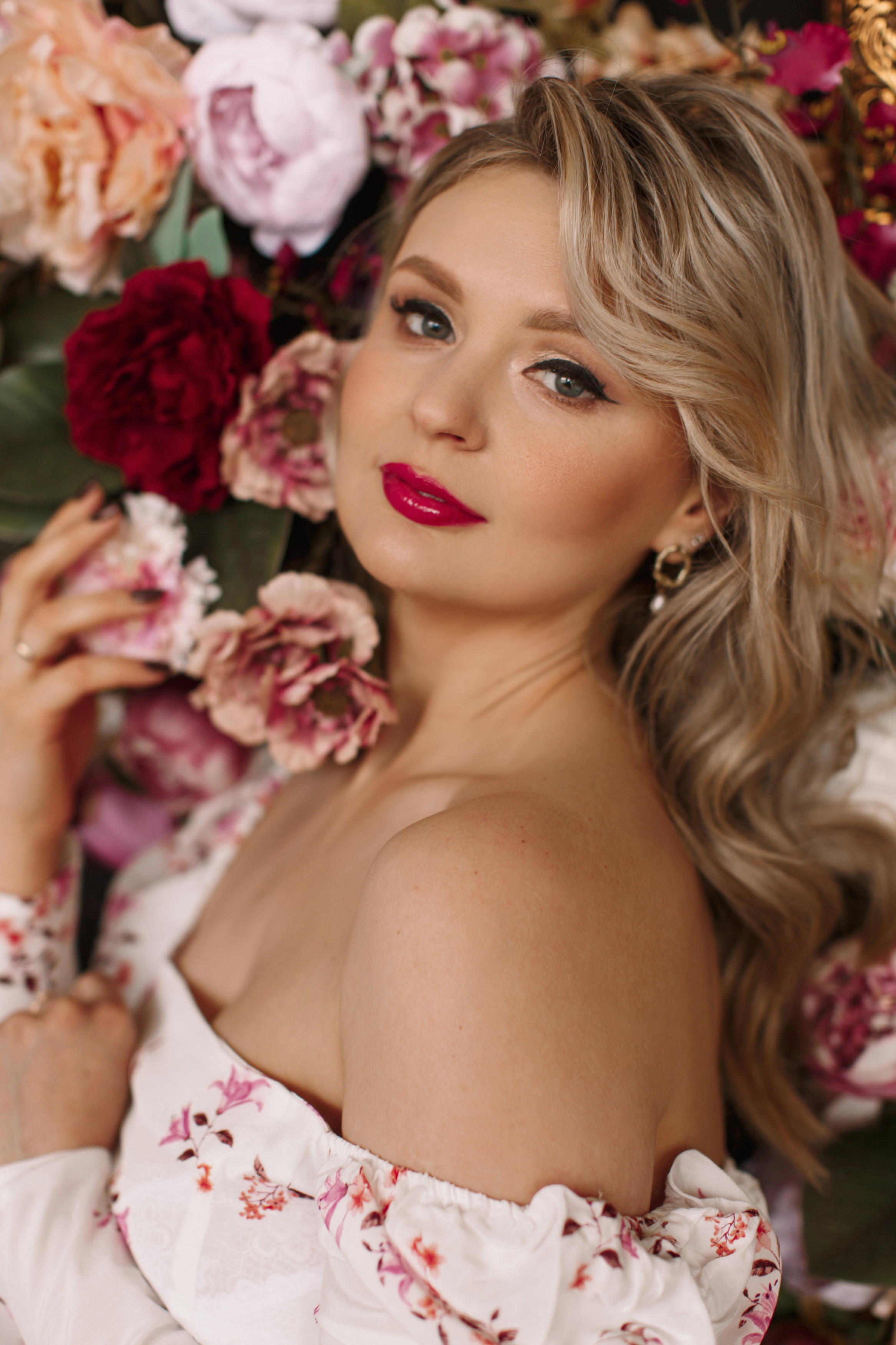 Фотосессии. Студия визажистов, стилистов по прическам, бровистов и мастеров по ресницам