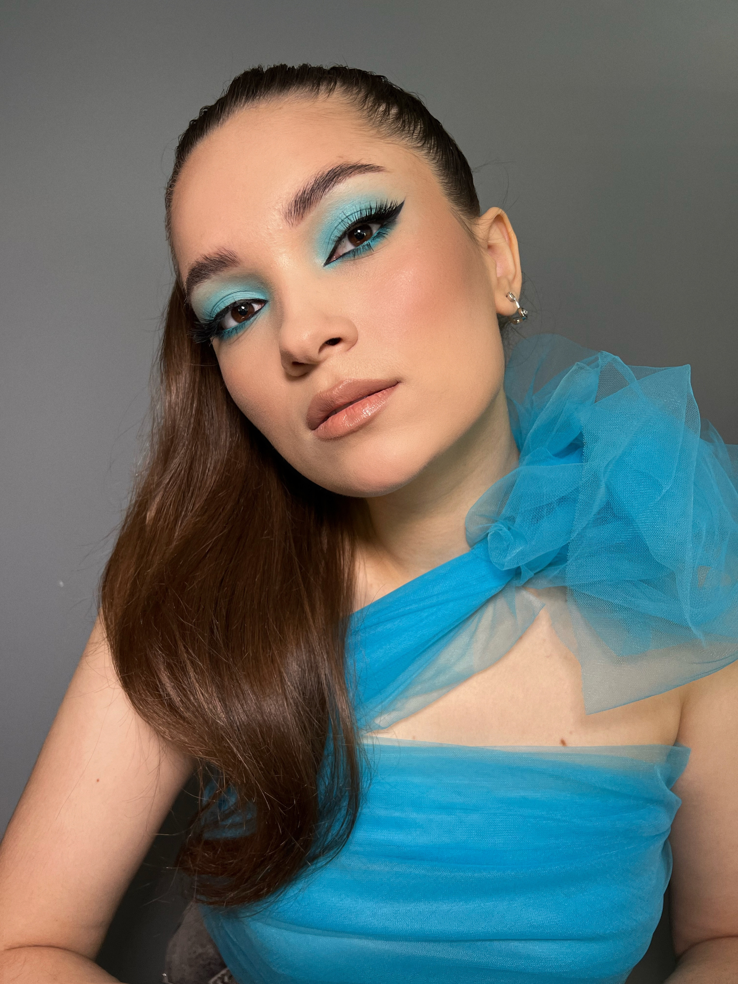 Образы. Студия визажистов, стилистов по прическам, бровистов и мастеров по ресницам