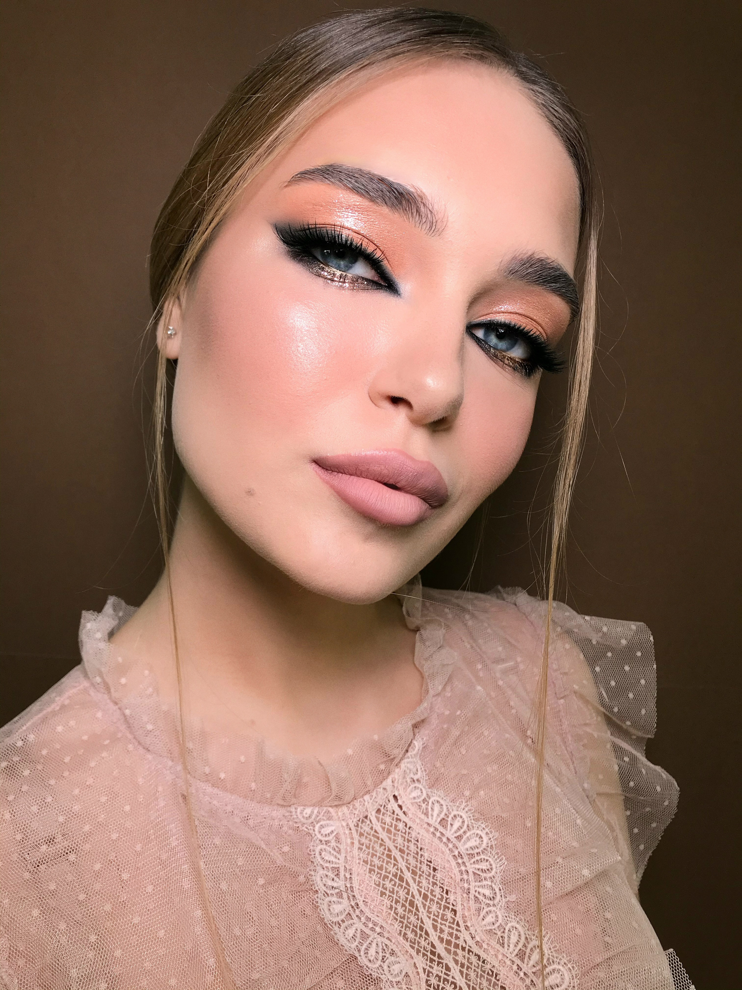 Образы. Студия визажистов, стилистов по прическам, бровистов и мастеров по ресницам