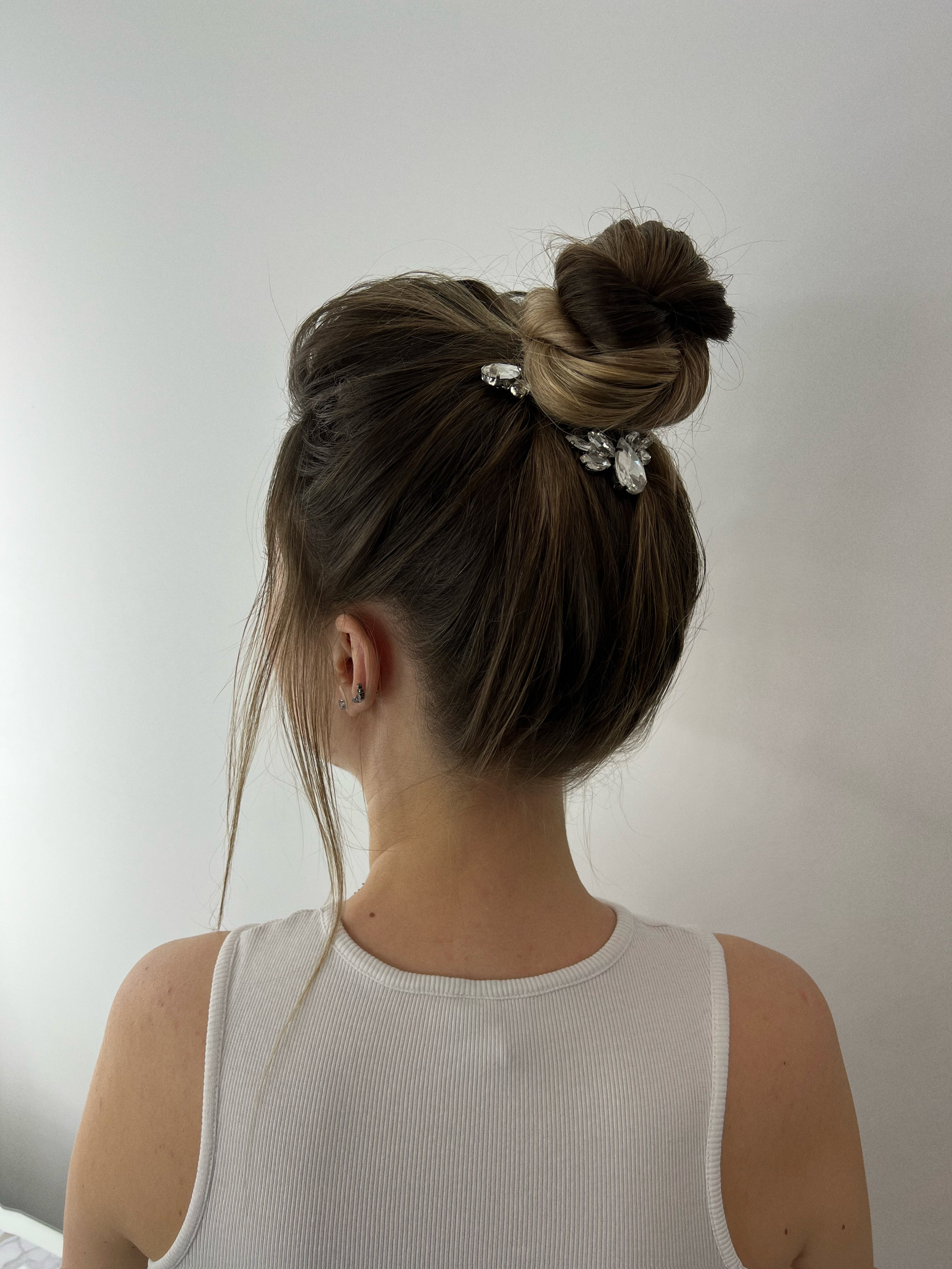 Прически, укладки. Студия визажистов, стилистов по прическам, бровистов и мастеров по ресницам