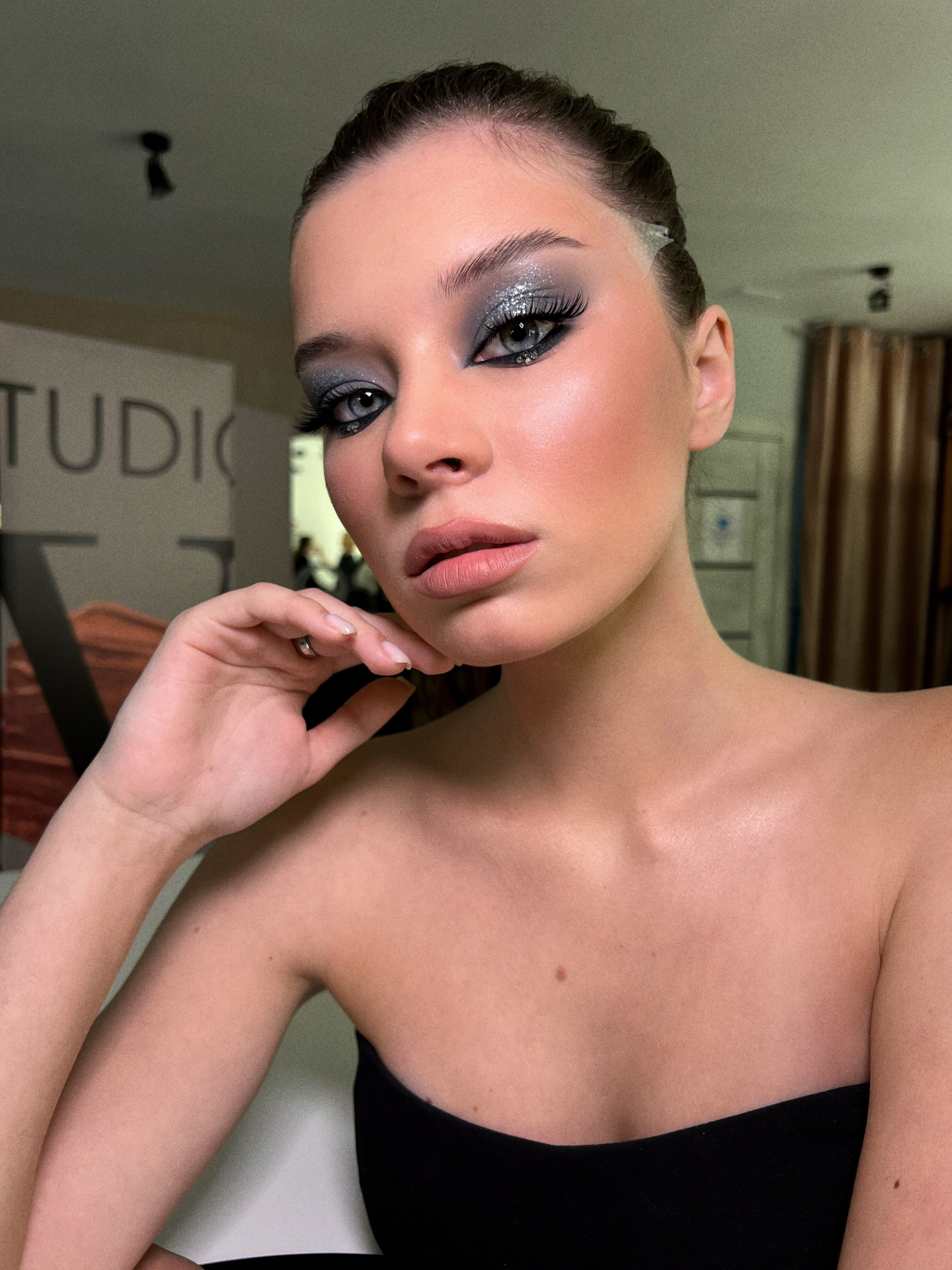 Образы. Студия визажистов, стилистов по прическам, бровистов и мастеров по ресницам