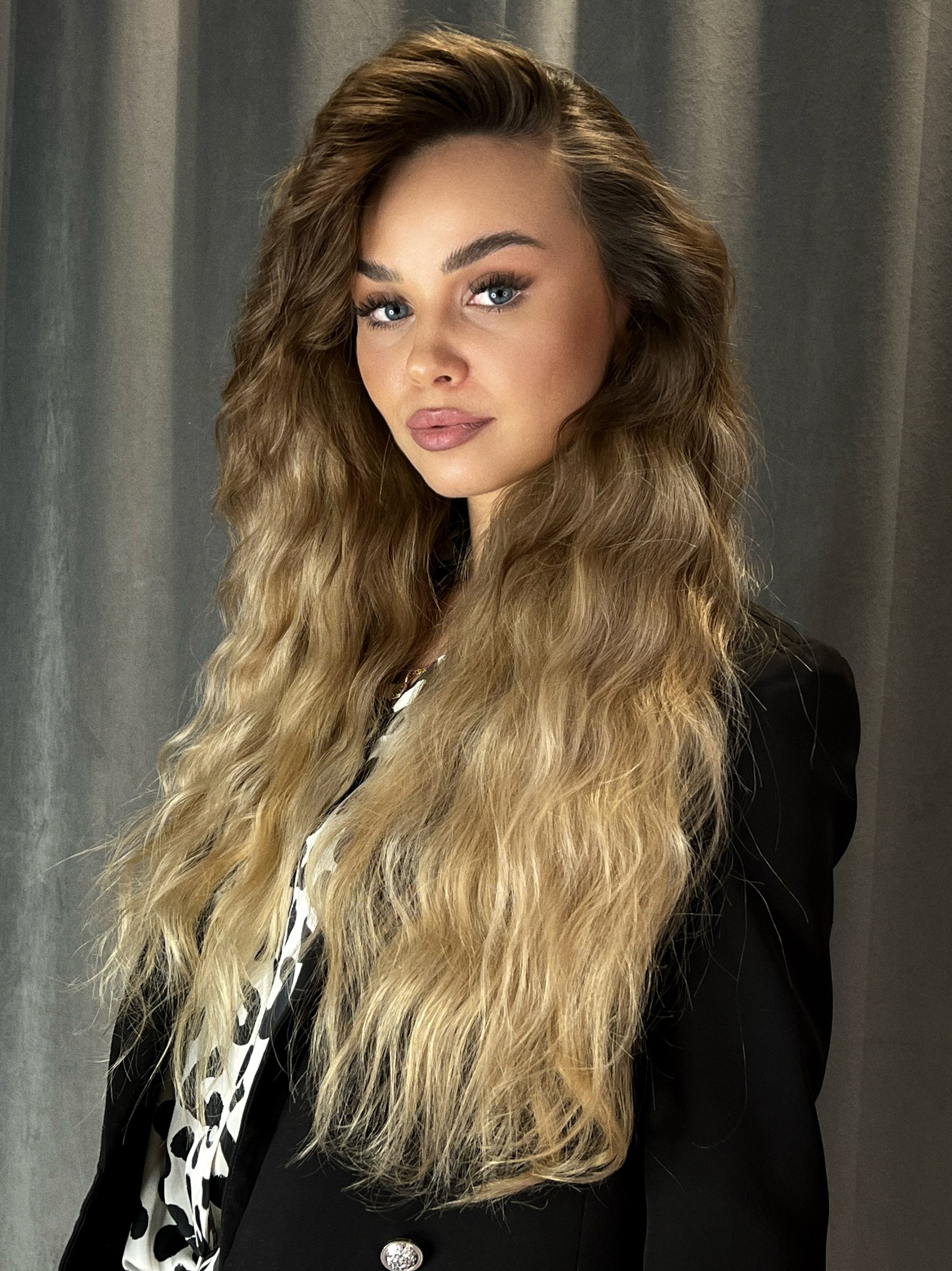 Прически, укладки. Студия визажистов, стилистов по прическам, бровистов и мастеров по ресницам