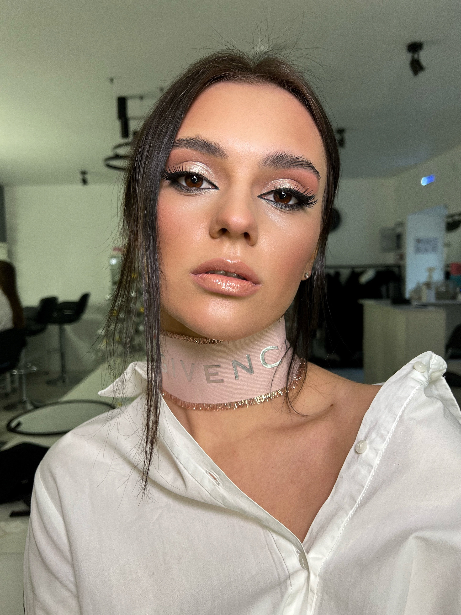 Образы. Студия визажистов, стилистов по прическам, бровистов и мастеров по ресницам