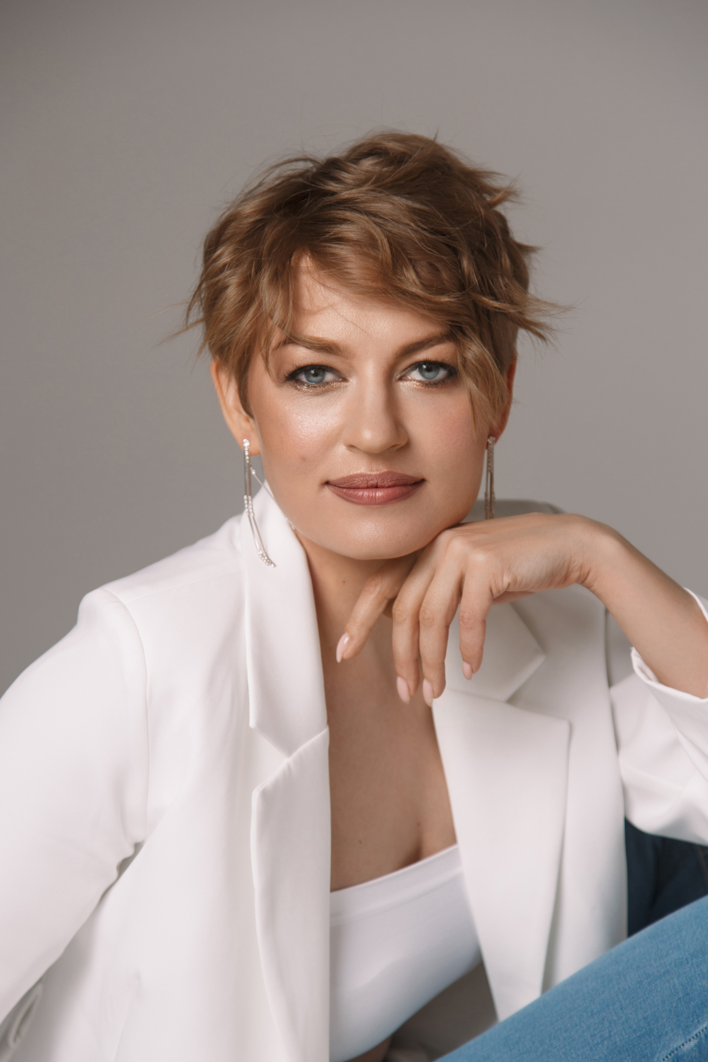 Фотосессии. Студия визажистов, стилистов по прическам, бровистов и мастеров по ресницам