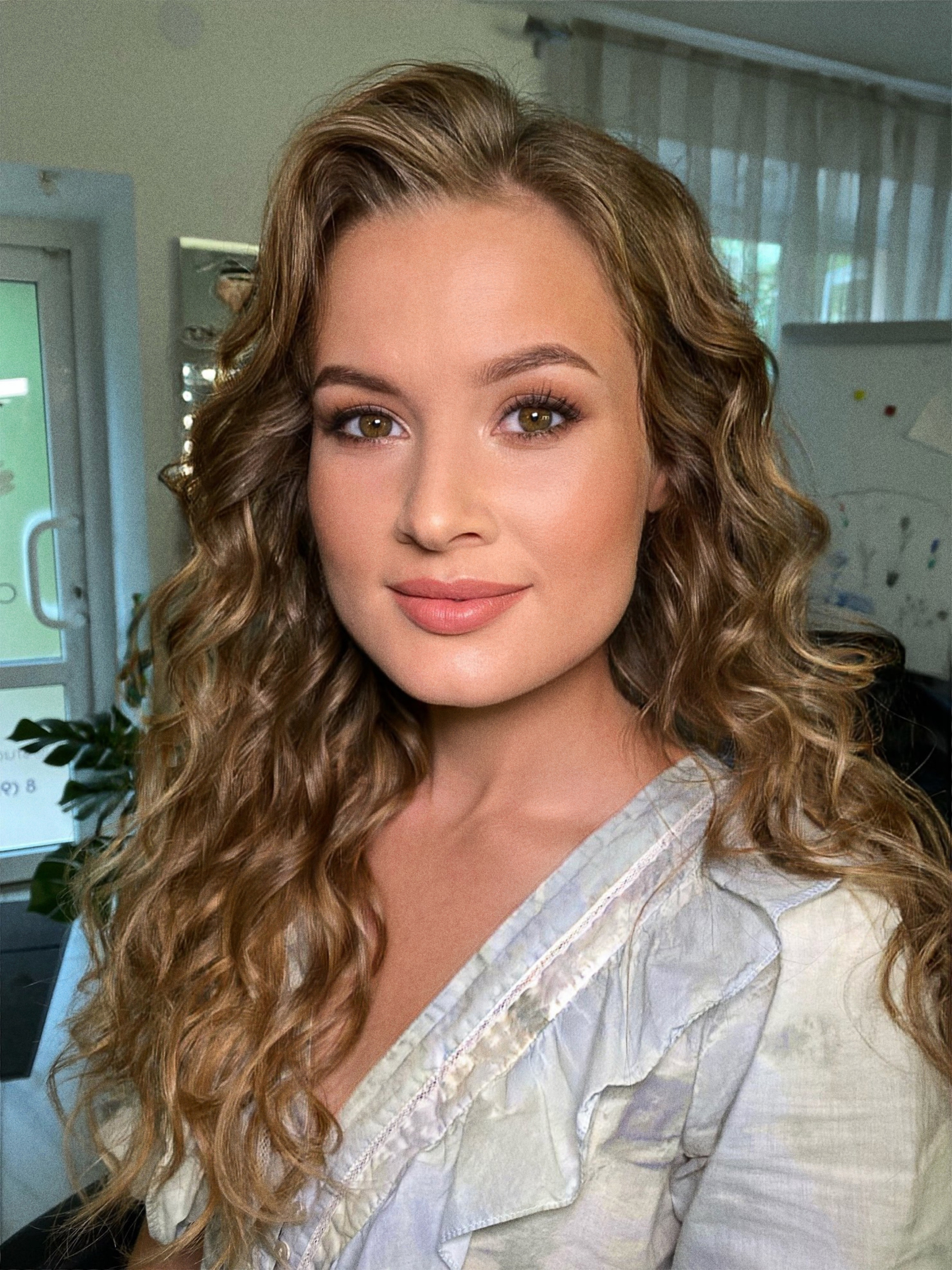 Образы. Студия визажистов, стилистов по прическам, бровистов и мастеров по ресницам