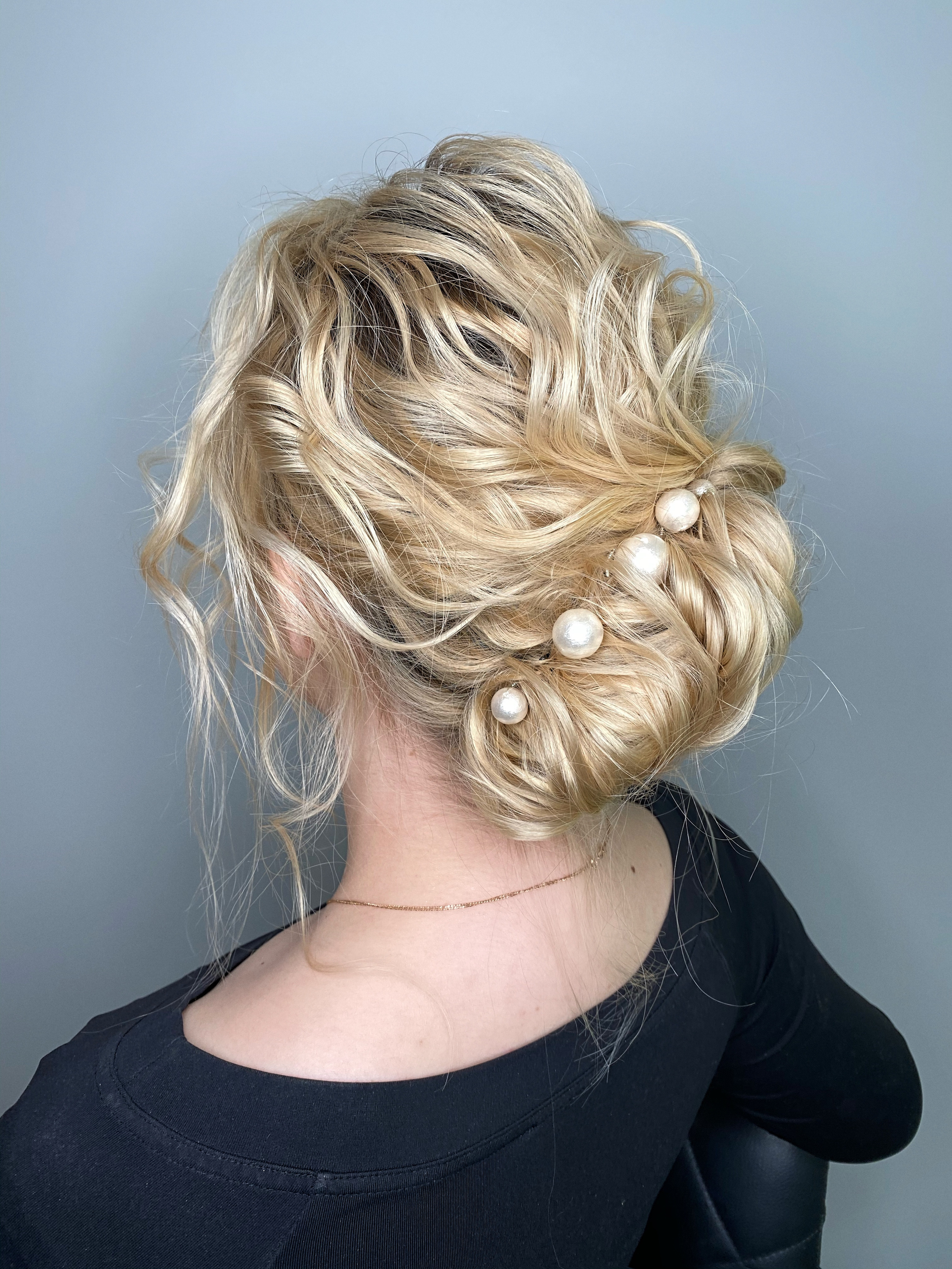 Прически, укладки. Студия визажистов, стилистов по прическам, бровистов и мастеров по ресницам