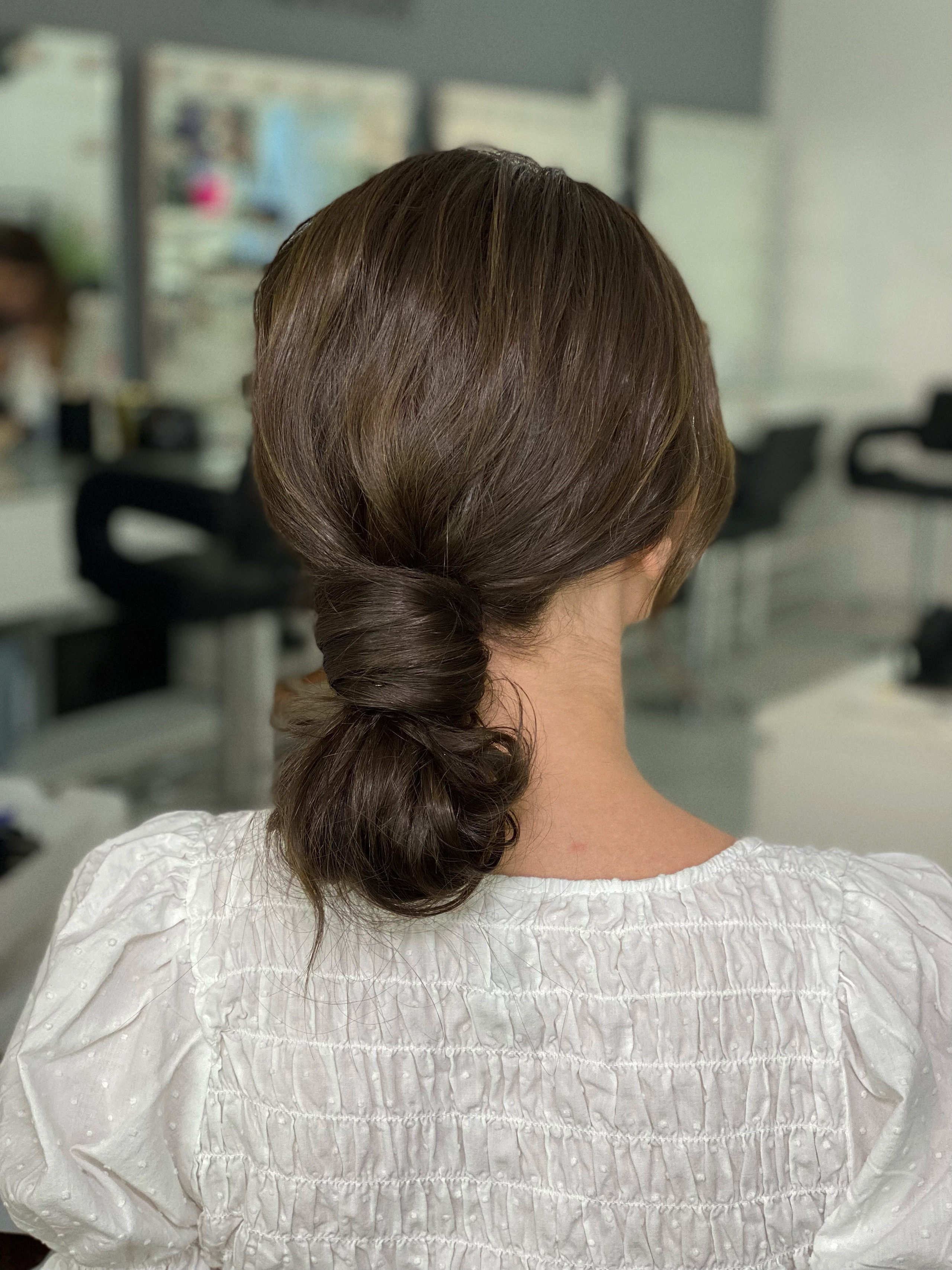 Прически, укладки. Студия визажистов, стилистов по прическам, бровистов и мастеров по ресницам