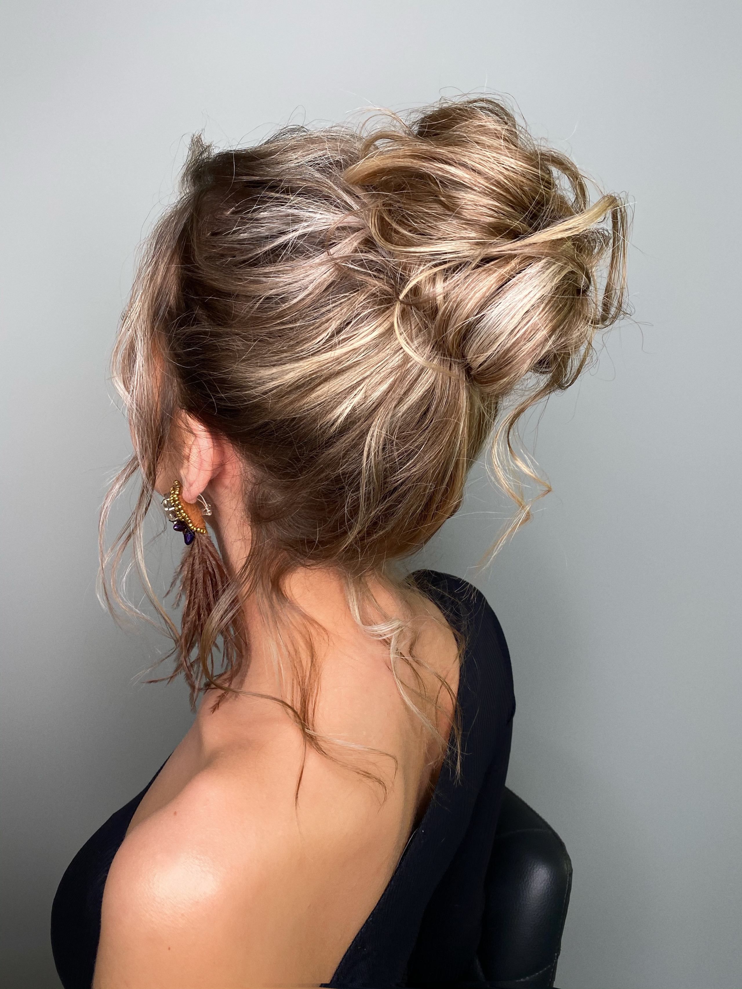 Прически, укладки. Студия визажистов, стилистов по прическам, бровистов и мастеров по ресницам