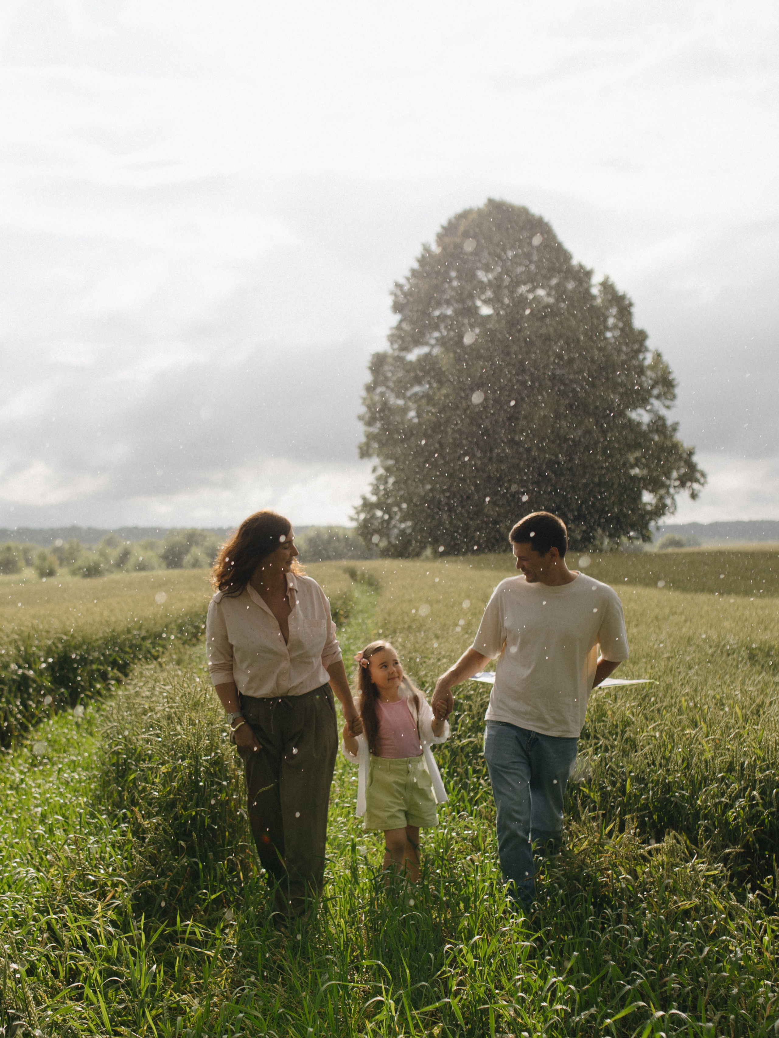 «Под грибным дождём». Свадебный и семейный фотограф в Калининграде Ольга Мешечкова