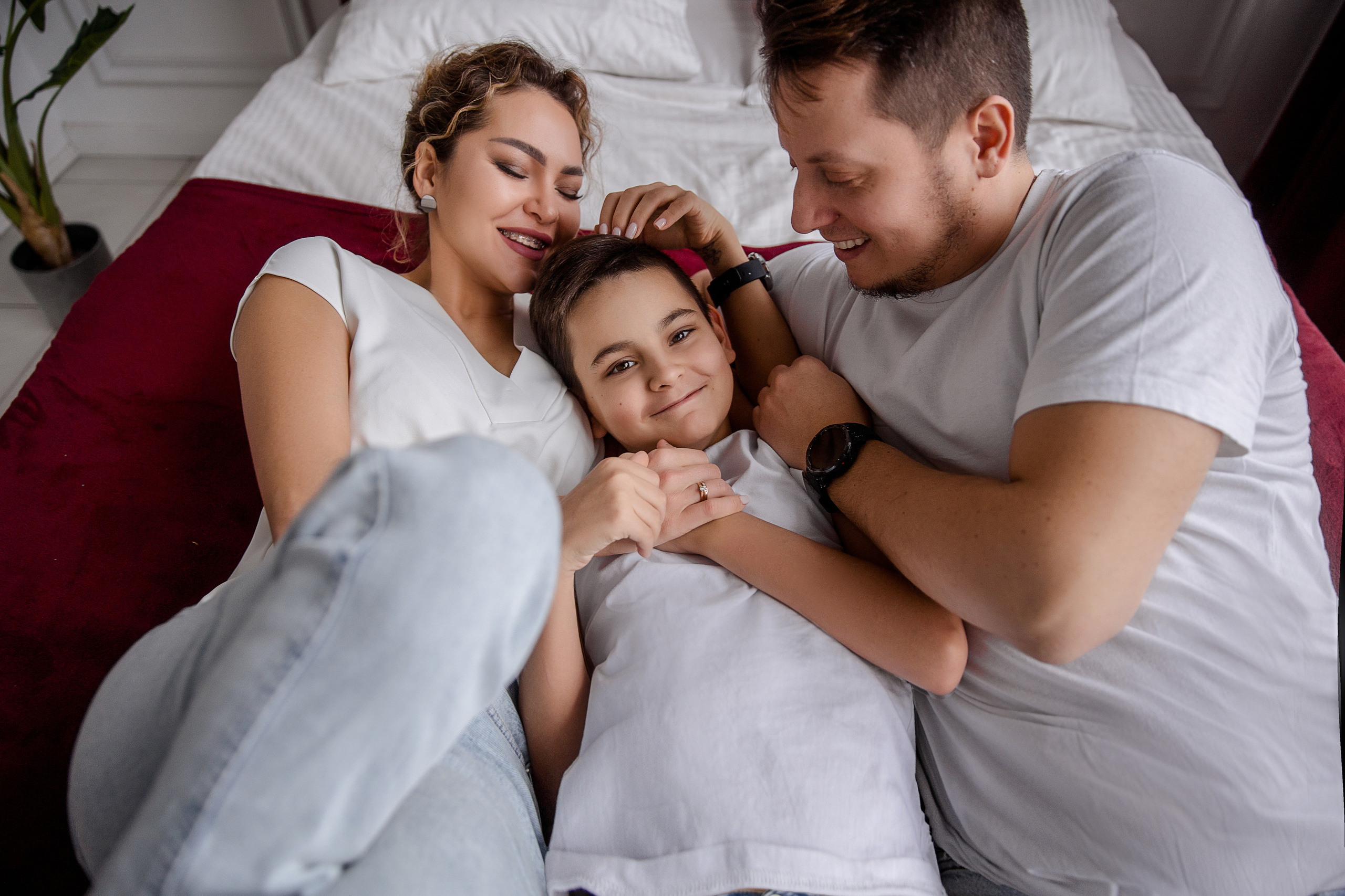 Студийная фотосессия после свадьбы. Татьяна, Иван, Егор. Семейный и детский фотограф в Москве Вера Ускова