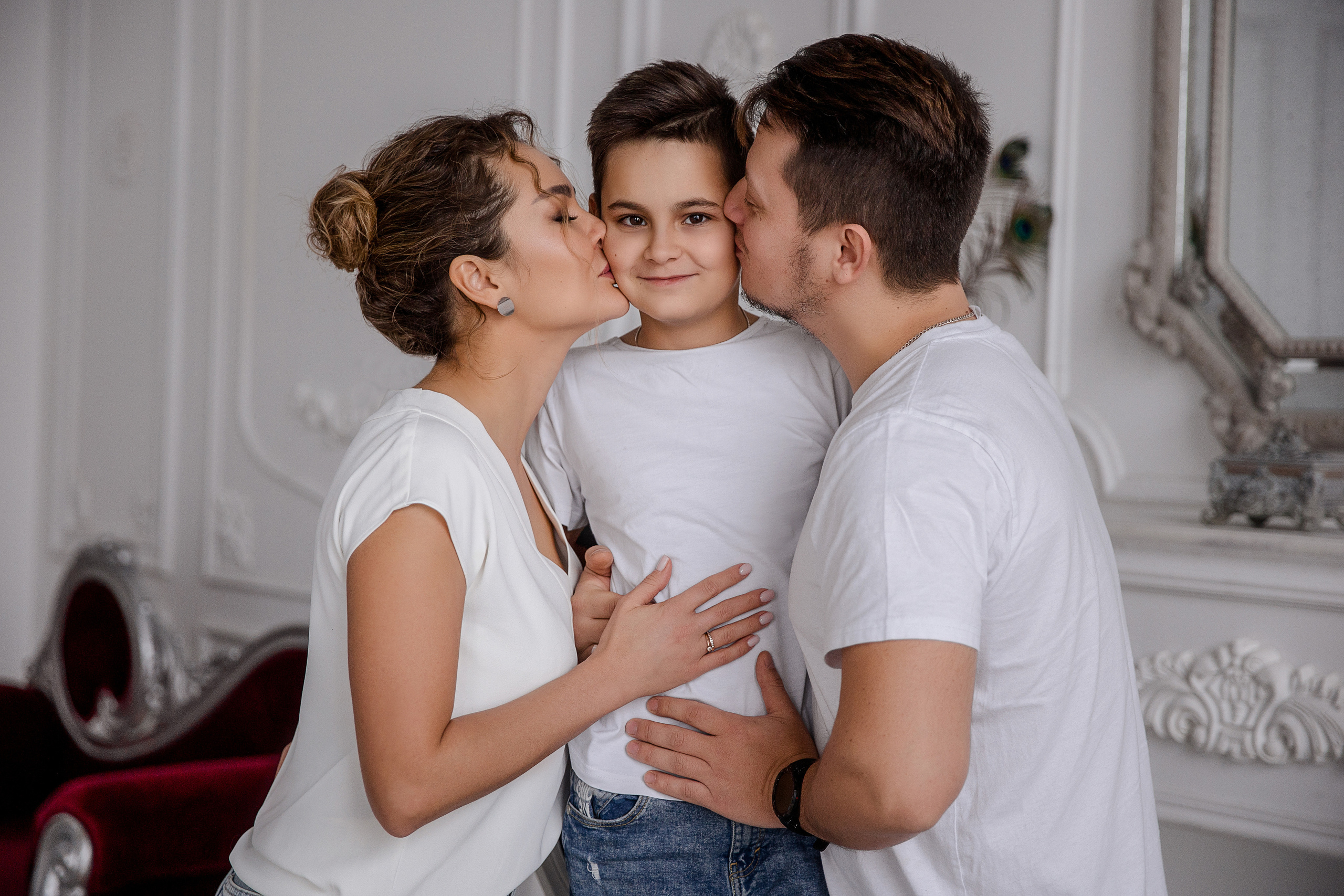 Студийная фотосессия после свадьбы. Татьяна, Иван, Егор. Семейный и детский фотограф в Москве Вера Ускова