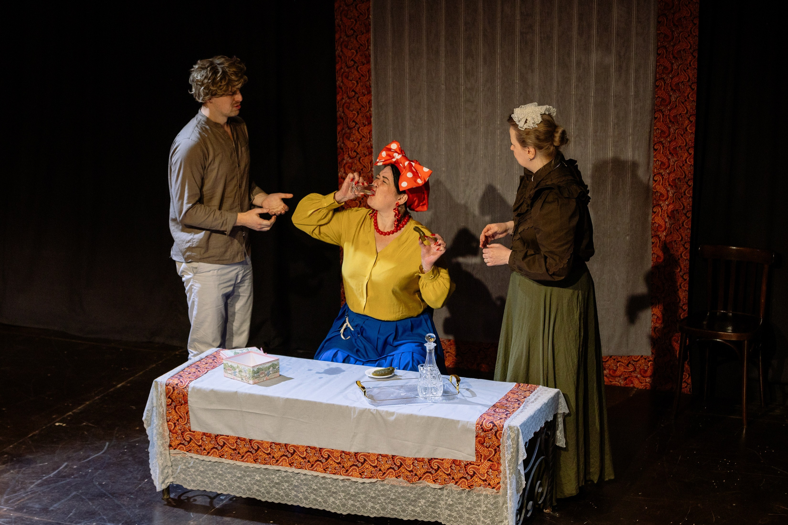 Театр Арт-Авеню _ Женитьба Бальзаминова. Фотограф Юлия Мальцева