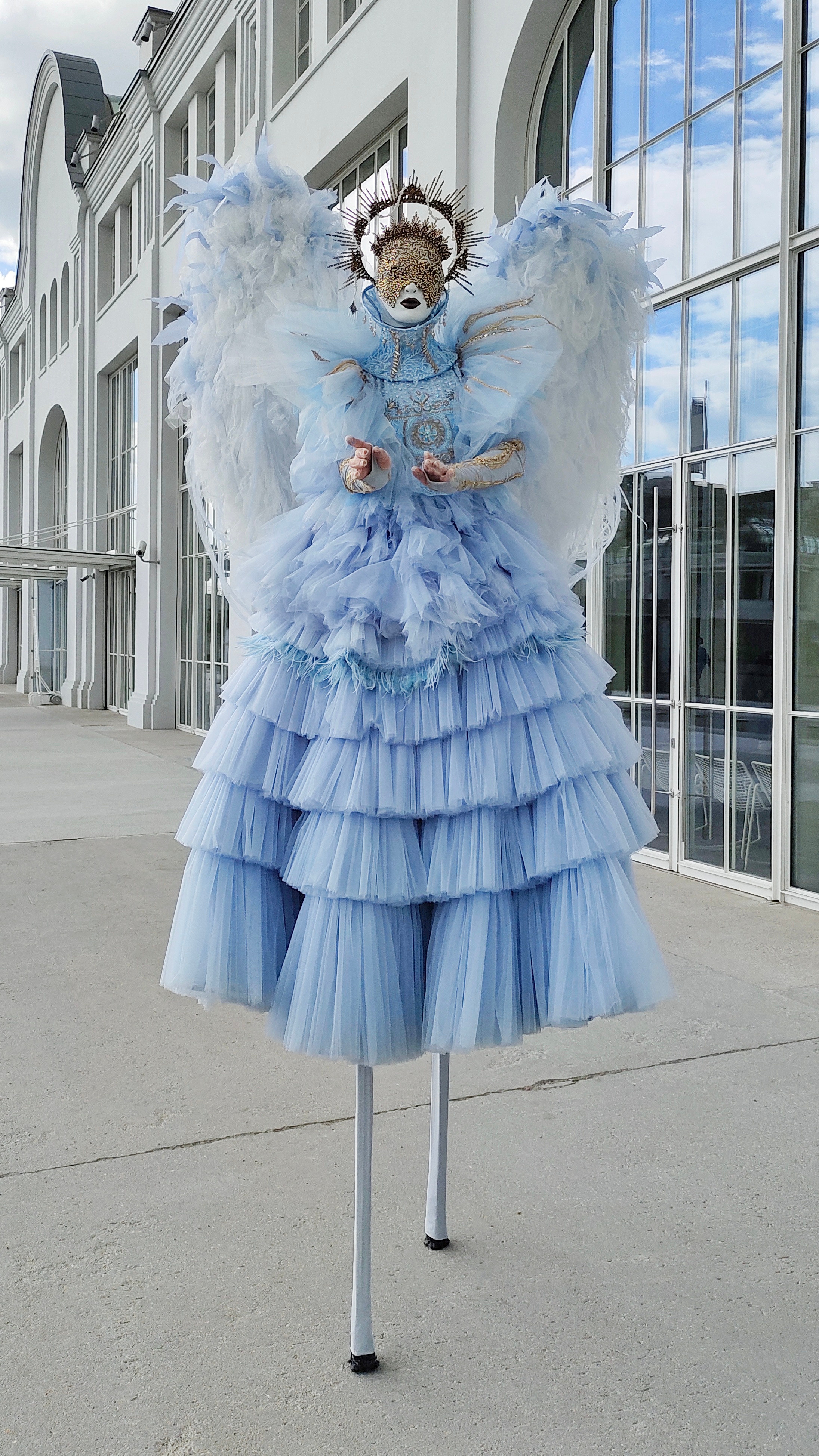 Персонаж Ангел. Мимы и Ходулисты на встречу гостей. Москва