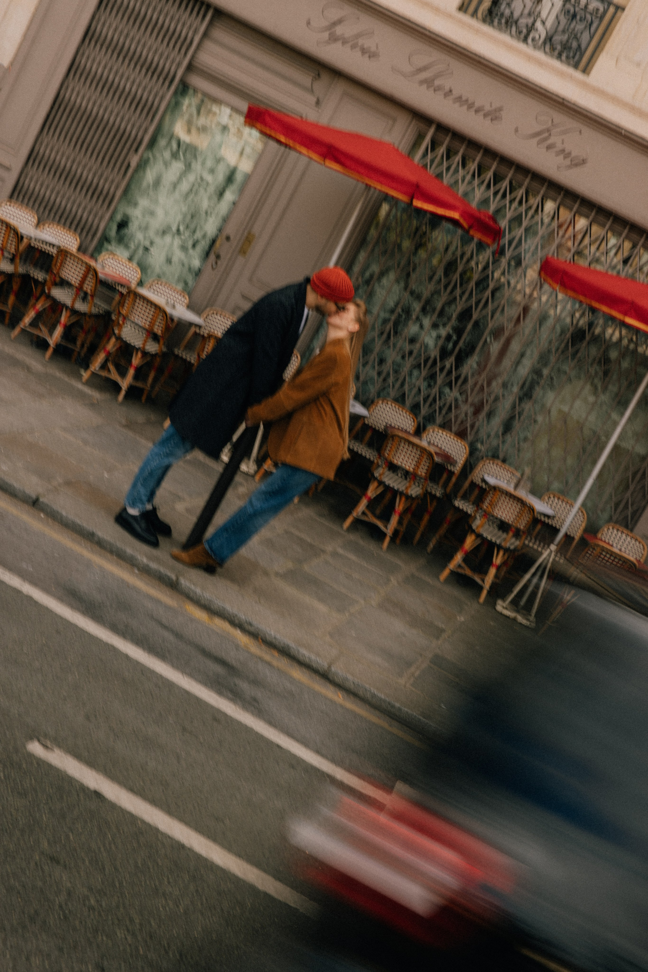 Love you a thousand times. Photographer in Paris