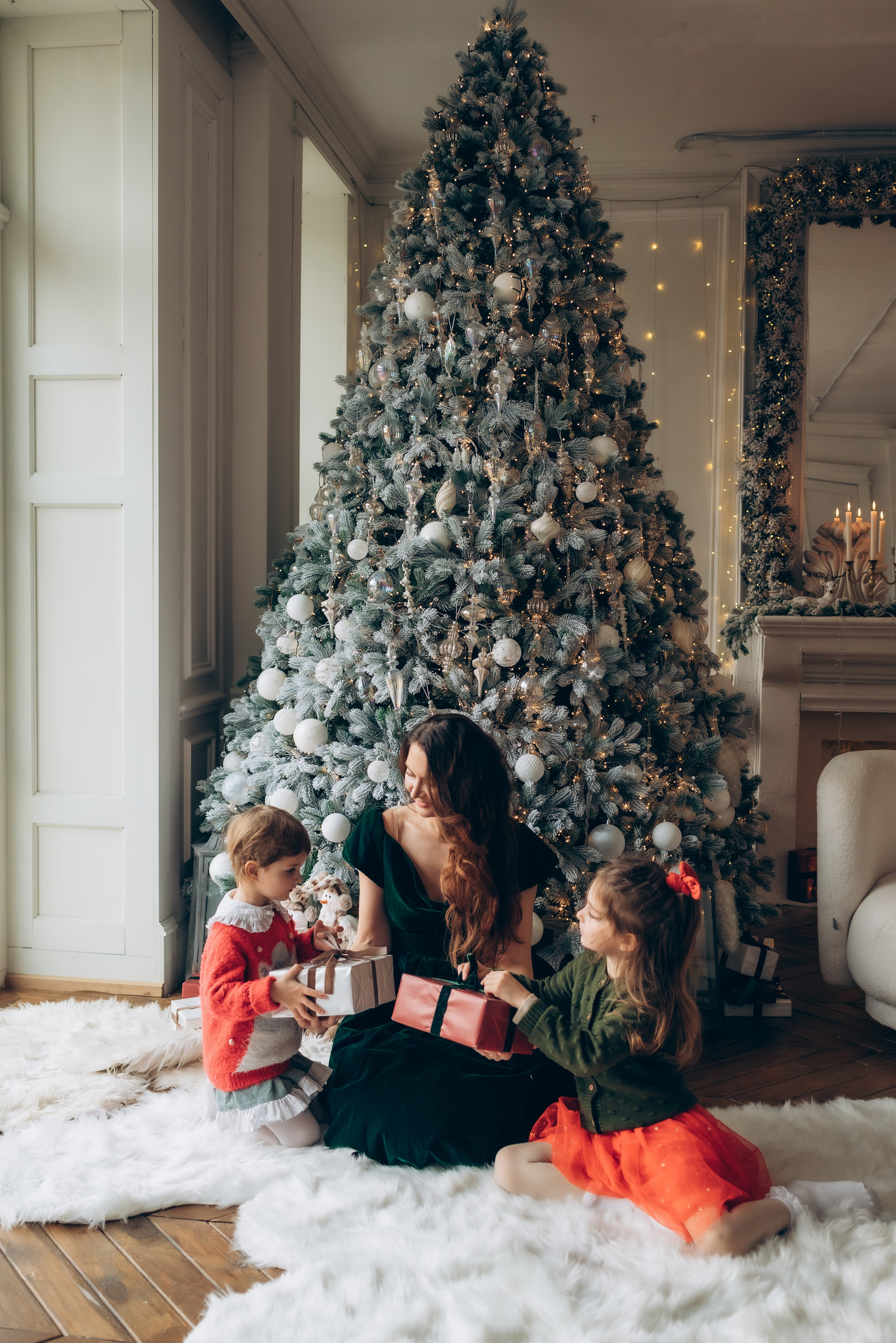 Новогодняя съемка Ксюша с дочками. Семейный фотограф в Тюмени Ксения Мязитова