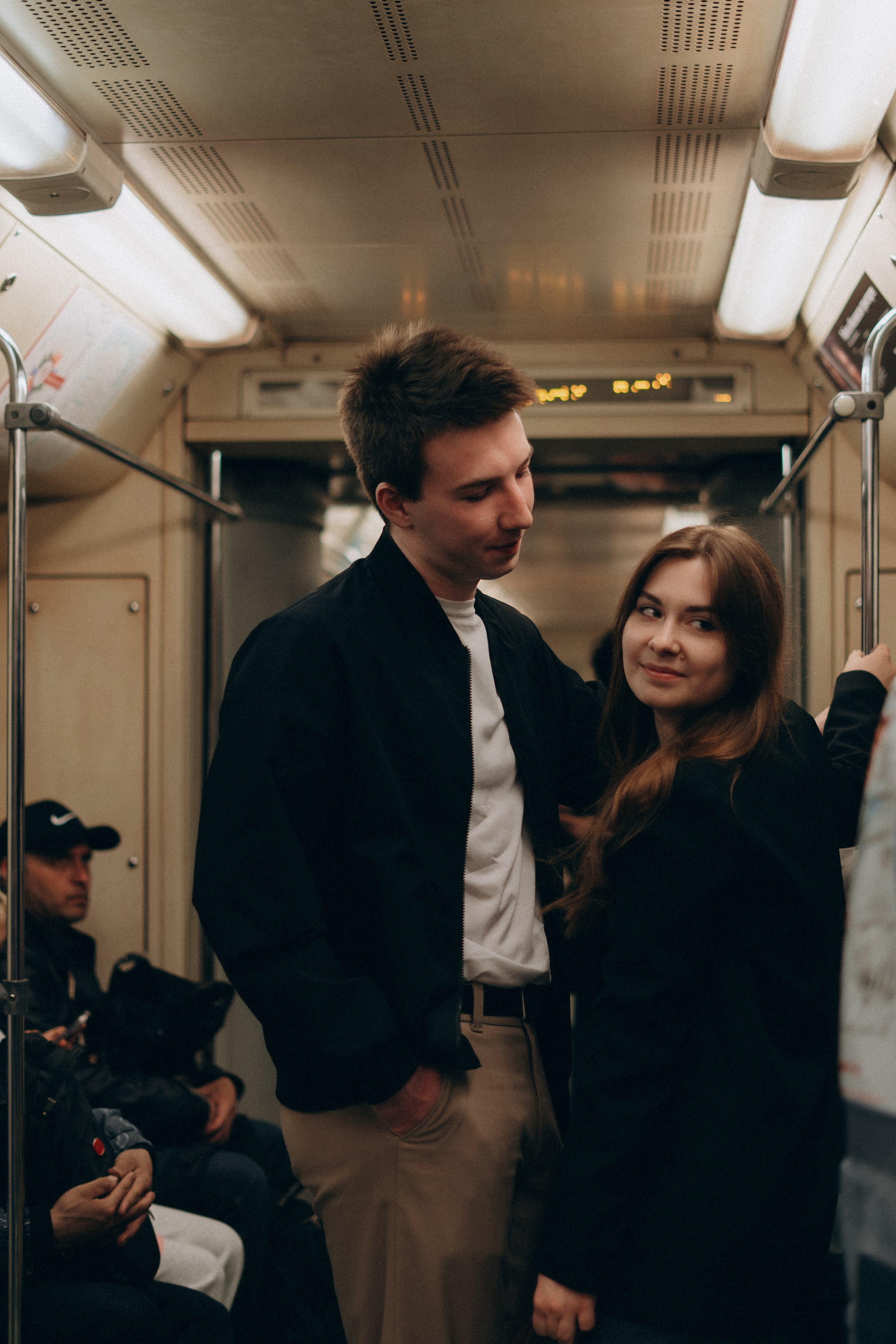 Юля и Даня | Прогулка по улицам Москвы. Фотограф Москва Виктория-Антуанетта