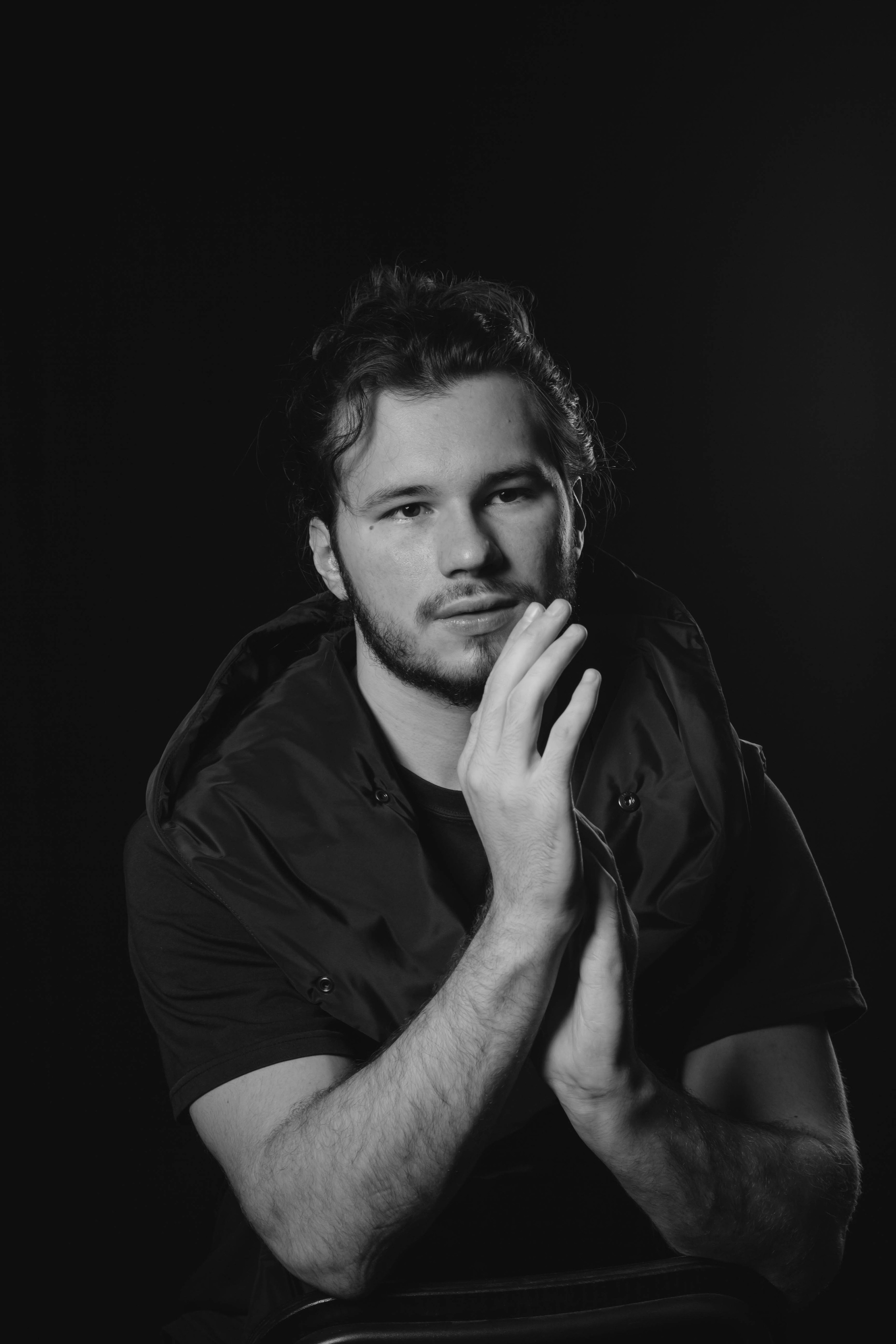 Фотосессия мужской портрет в Иркустке. Фотограф в Иркутске Тома Кабанова