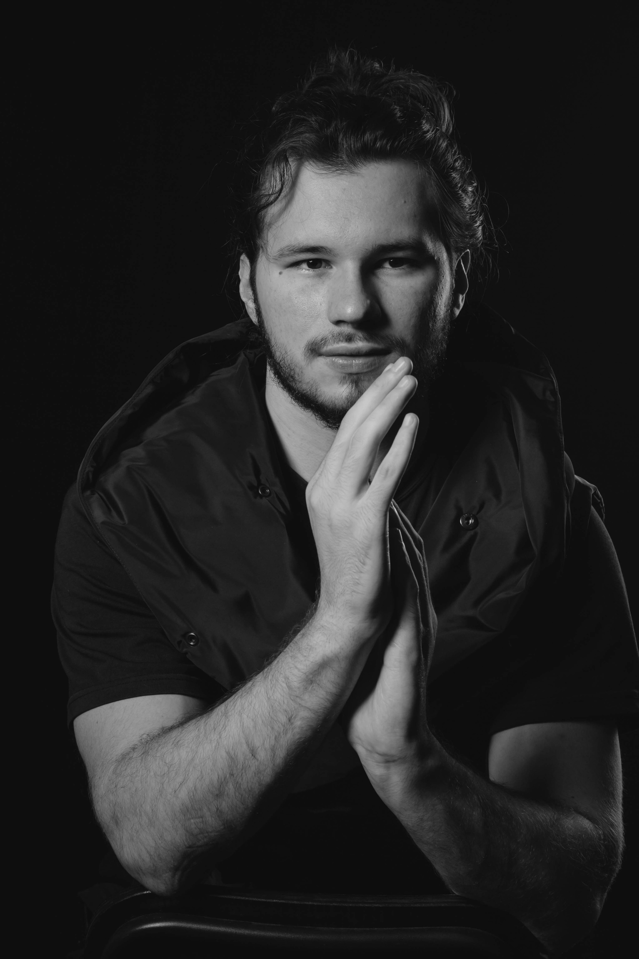 Фотосессия мужской портрет в Иркустке. Фотограф в Иркутске Тома Кабанова