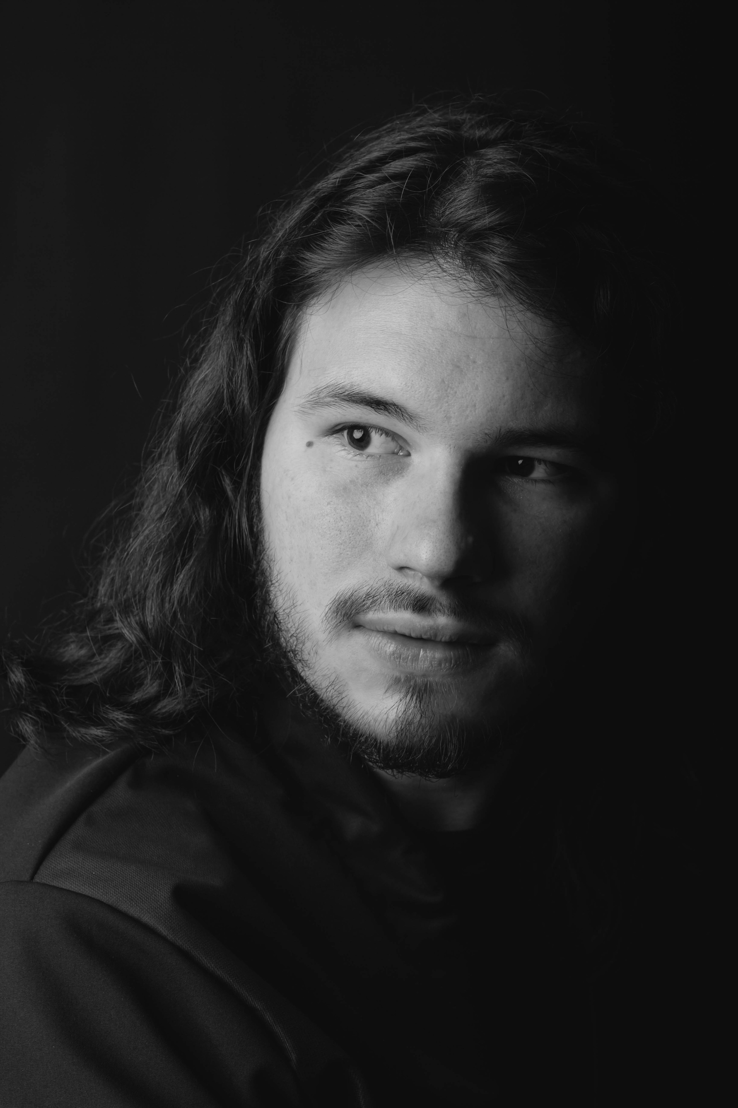 Фотосессия мужской портрет в Иркустке. Фотограф в Иркутске Тома Кабанова