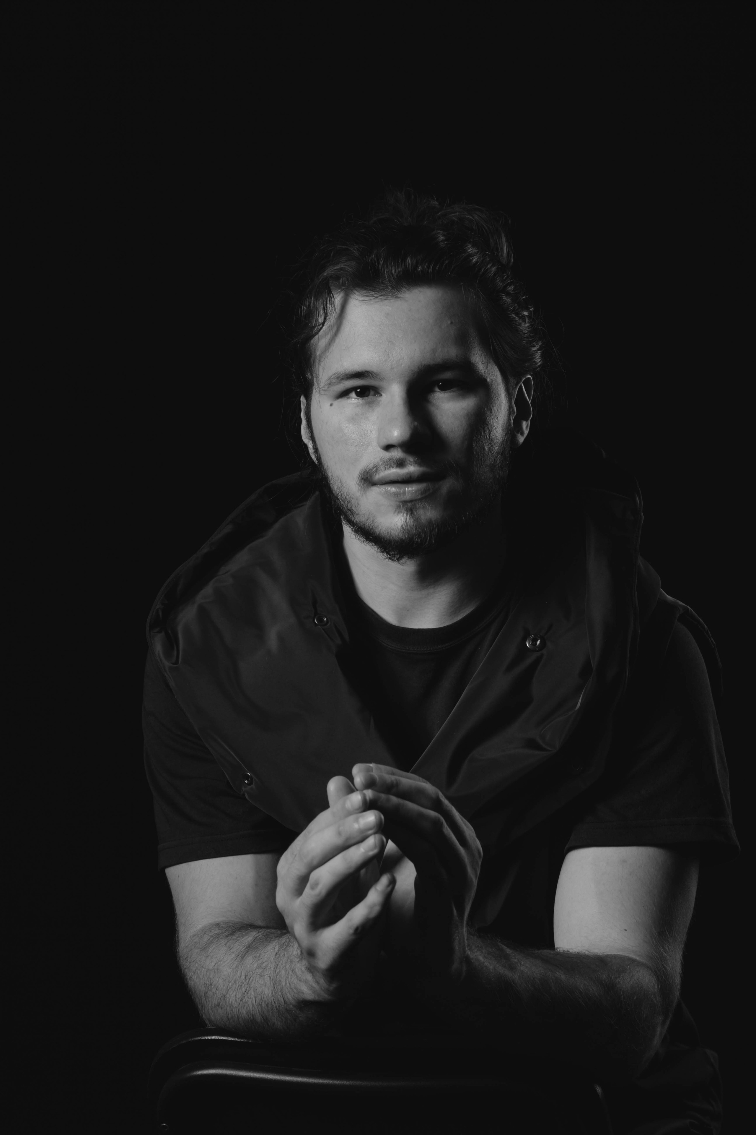 Фотосессия мужской портрет в Иркустке. Фотограф в Иркутске Тома Кабанова