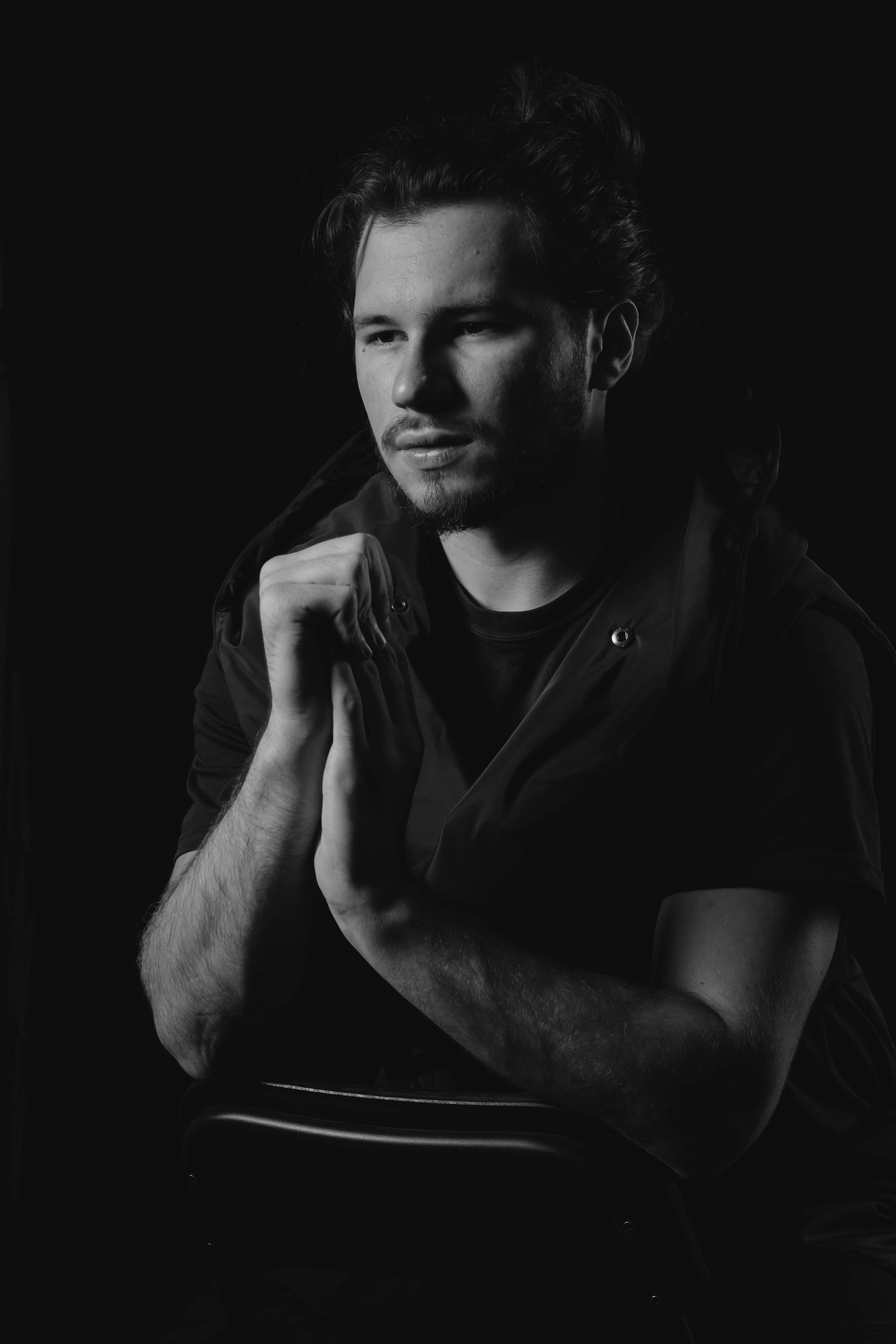 Фотосессия мужской портрет в Иркустке. Фотограф в Иркутске Тома Кабанова