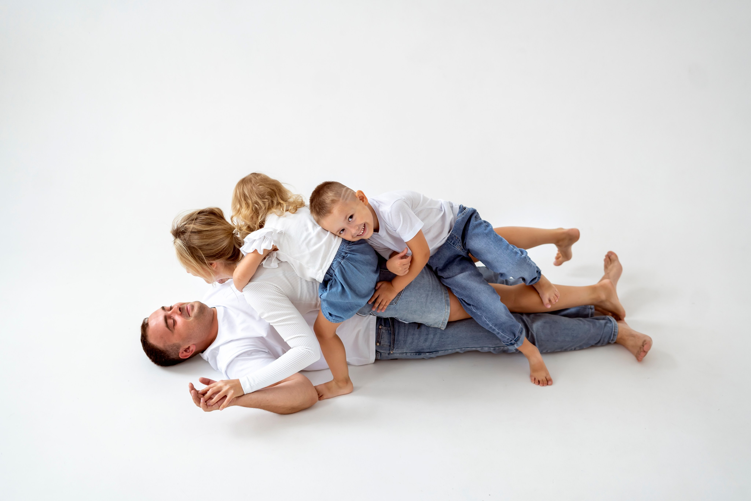 Семейная съёмка на циклораме. Семейный и детский фотограф в Хабаровске Анна Гриневич