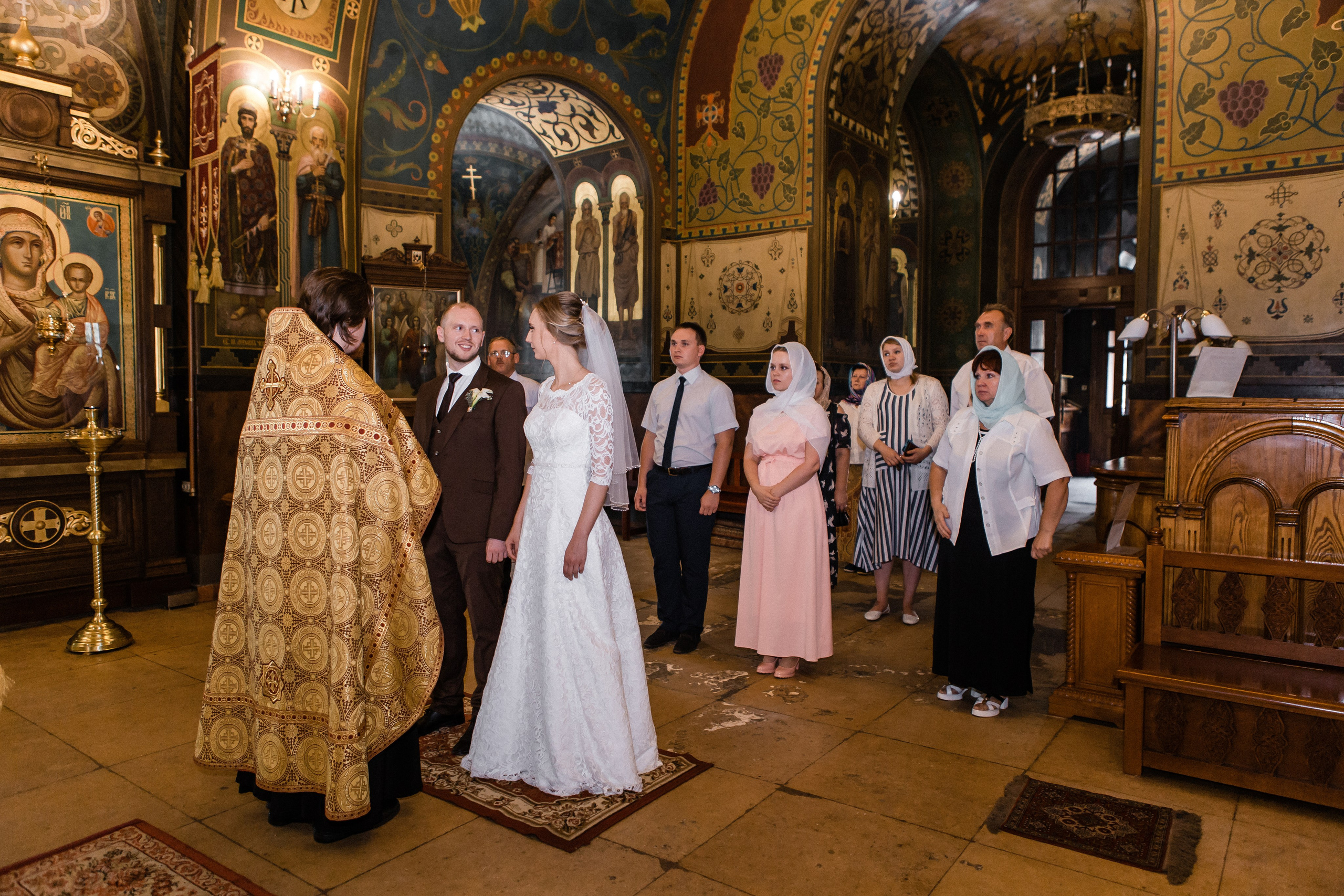 Свадебная фотосессия Сергея и Елены. Наш свадебный день. Видеосъемка и фотосъемка свадеб. Фотограф и оператор на свадьбу. Видеосъемка подкастов, собственная видео-фотостудии. Предметная фотосъемка