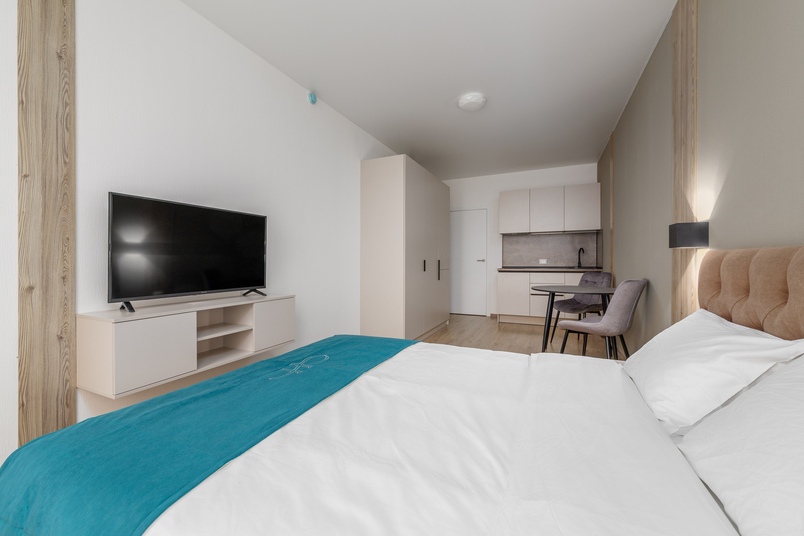 Студия, Варфоломеевская ул