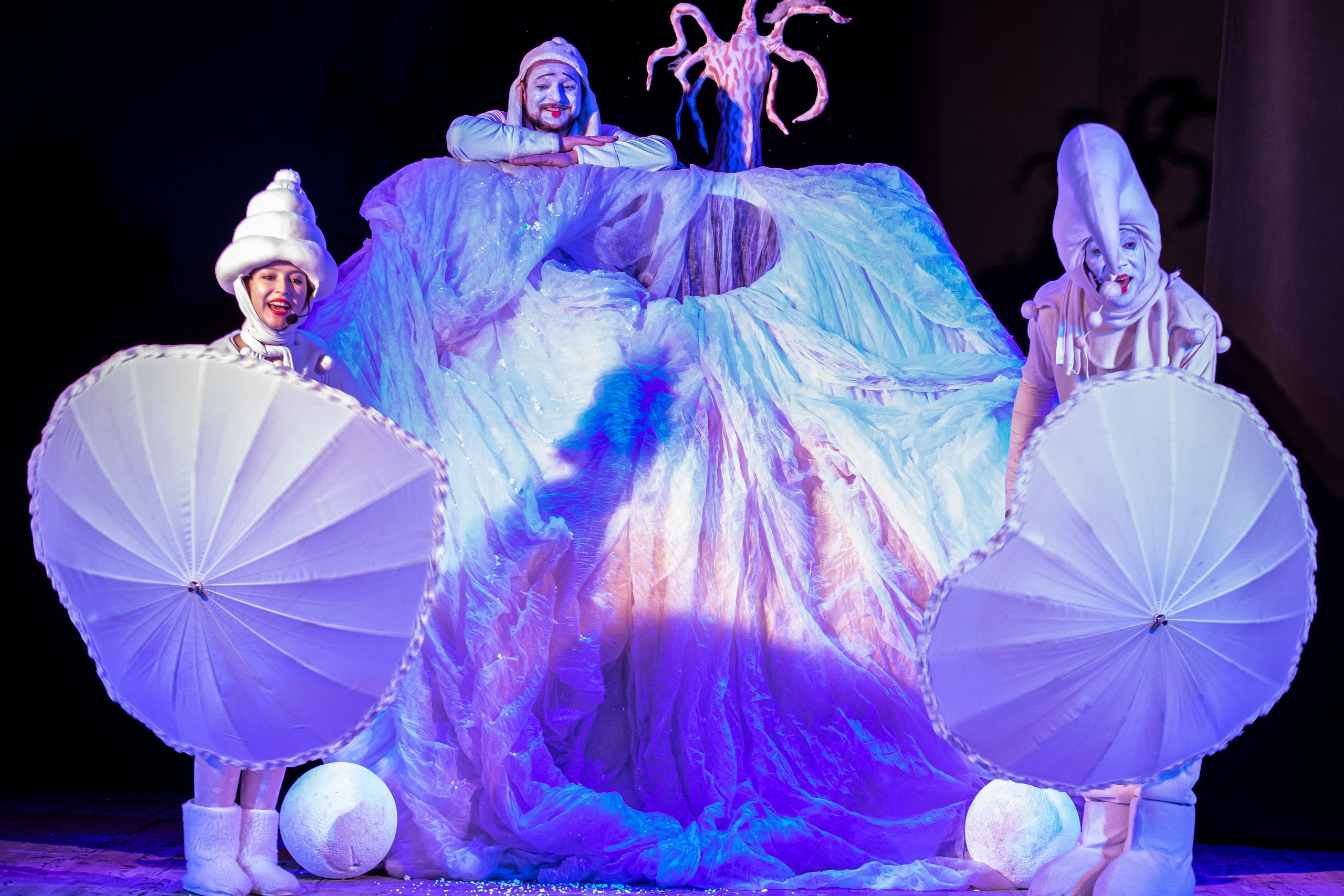 Спектакль Снежные человечки — театр Саквояж. Фотограф в Сочи Юрий Шептаев