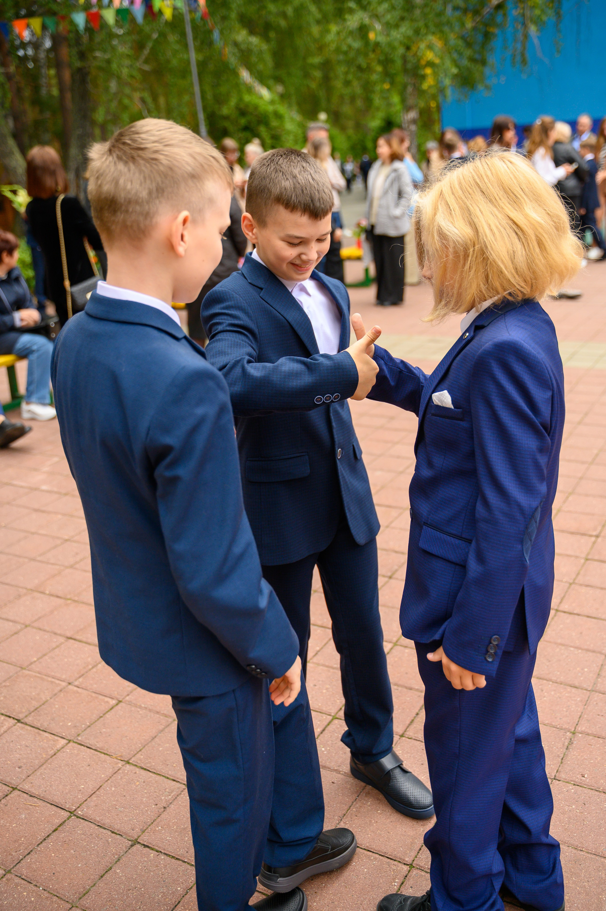 1 сентября линейка ФМШ. Фотограф новорожденных, семейный детский в Тюмени Татьяна Морозова