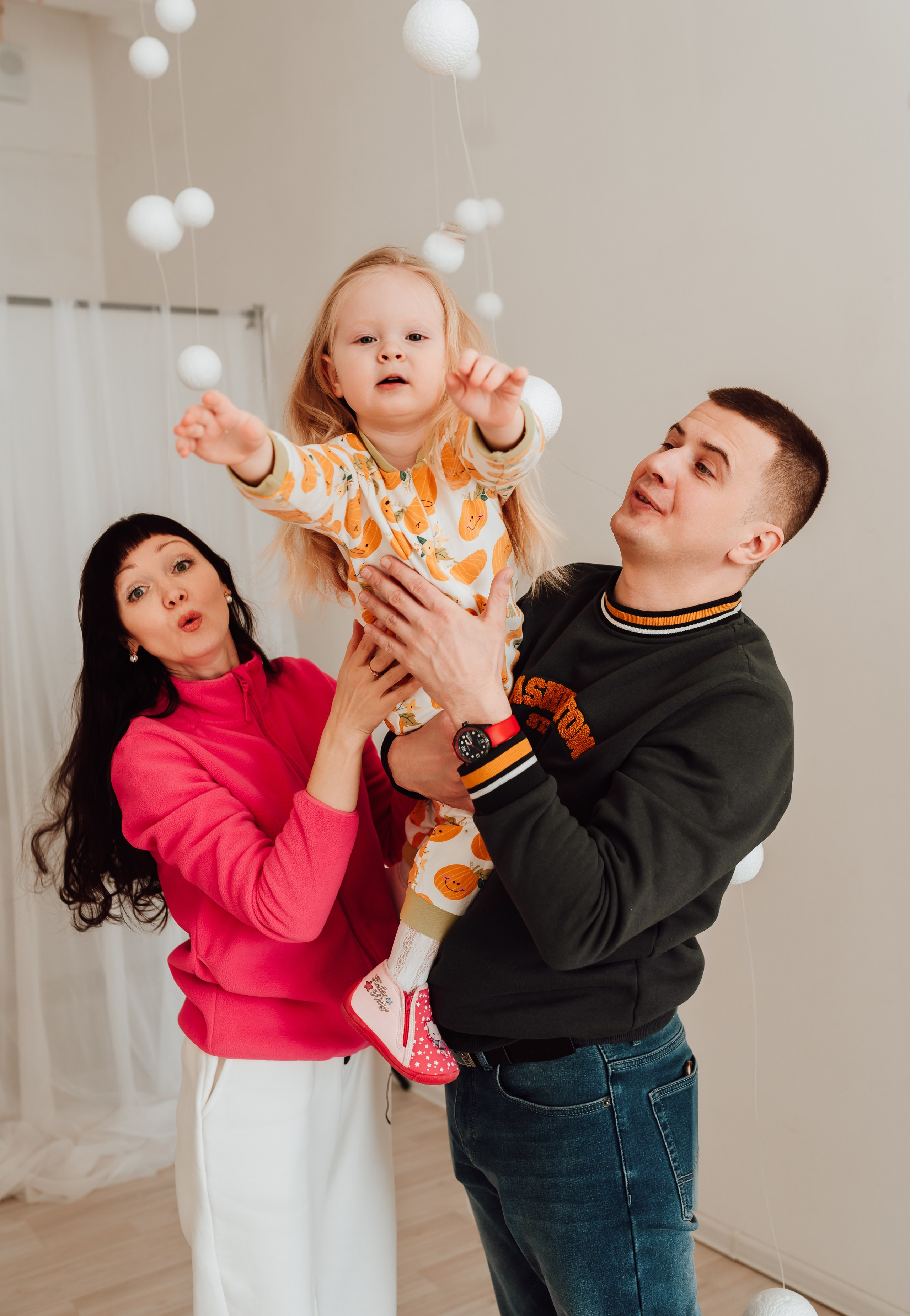 Фотосъемка мамы с дочкой. Фотограф Ким Наталья в Красноярске