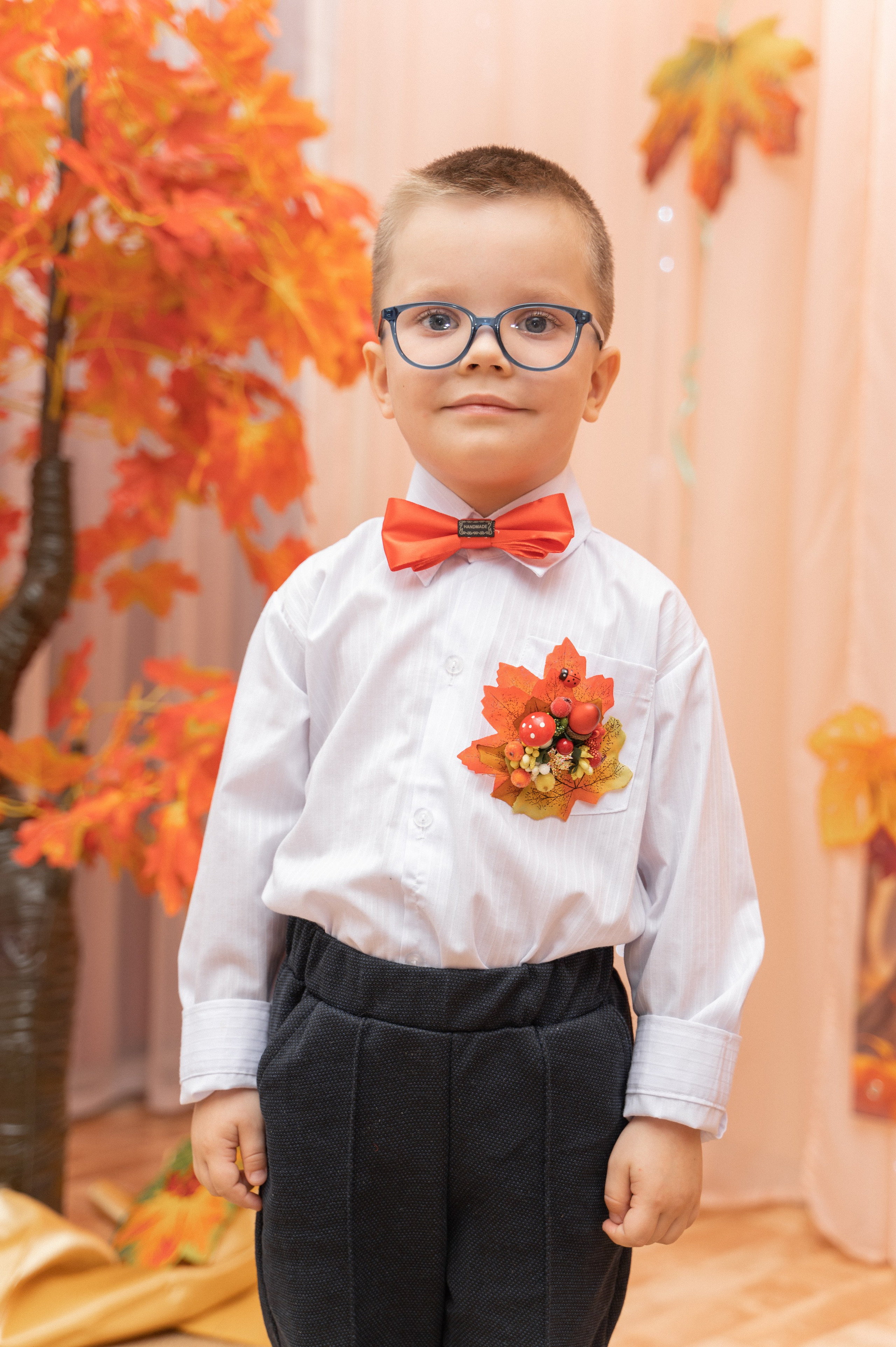 САДЫ. ФОТОГРАФ/РУДНЫЙ/КОСТАНАЙ