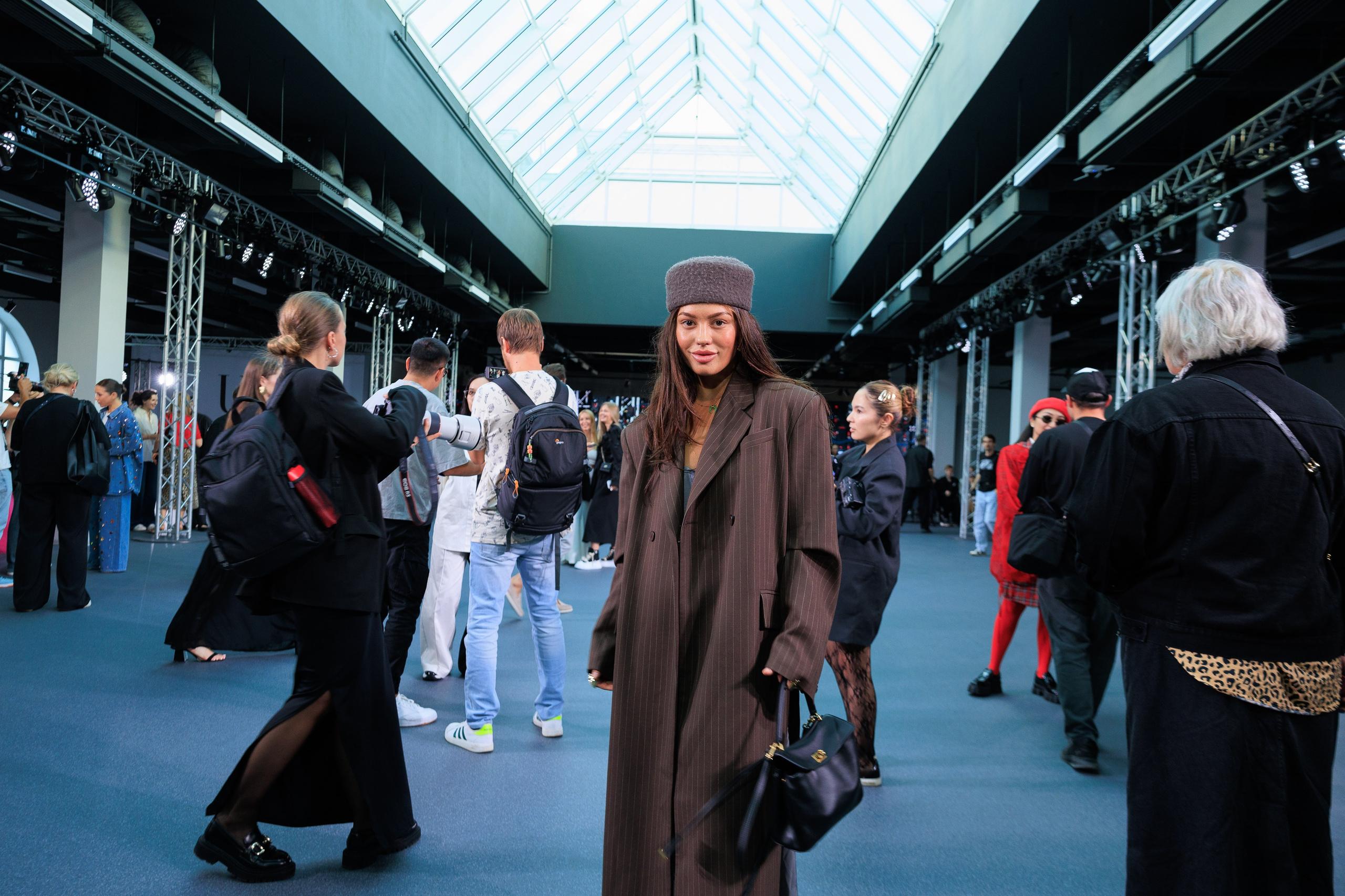 Фотограф для модного показа. Контент для бизнеса в Екатеринбурге Полдень Медиа