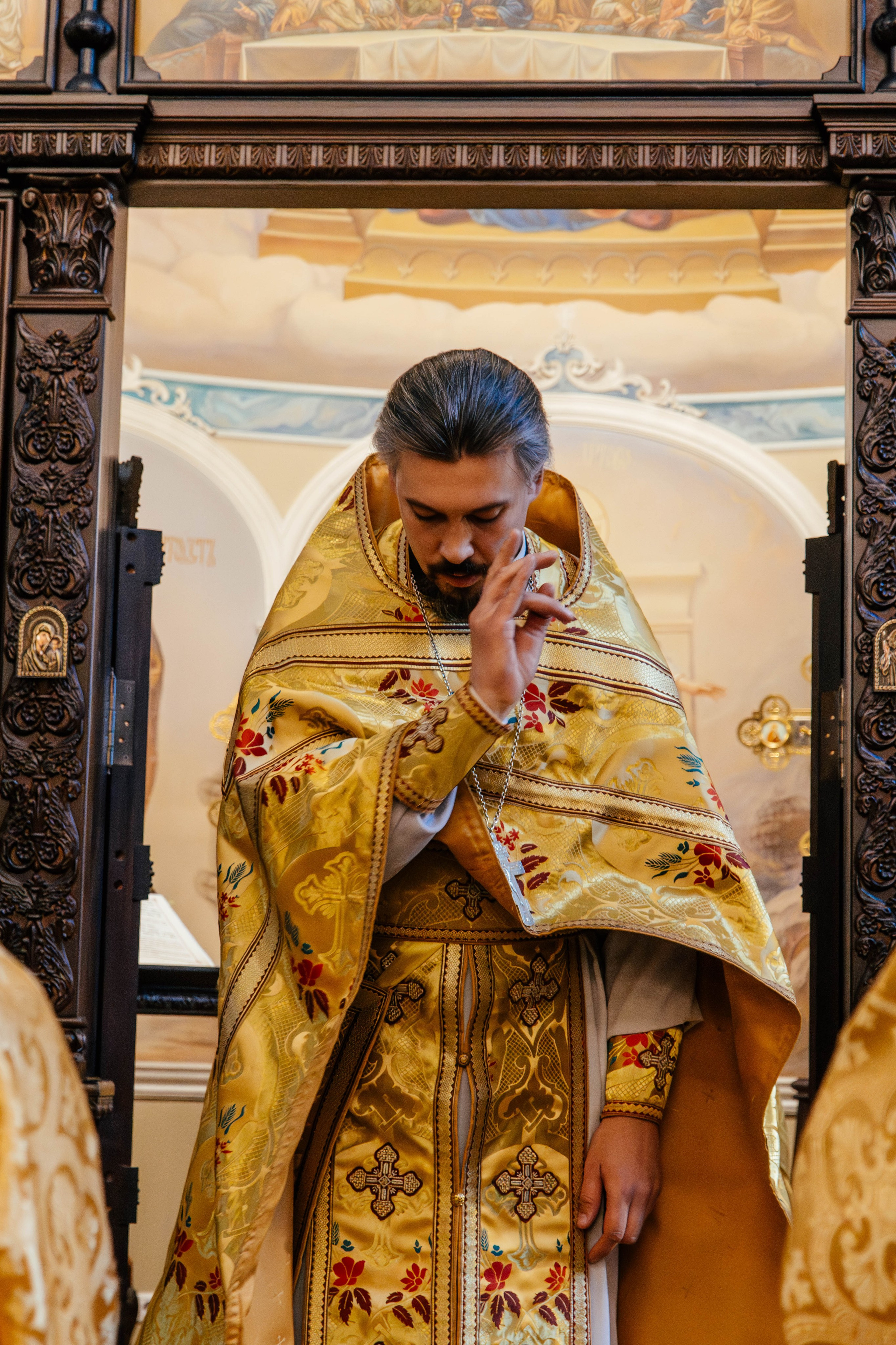 Литургия в храме блж. Ксении Петербургской д. Слобода. Фотограф Москва Валерия Веденина