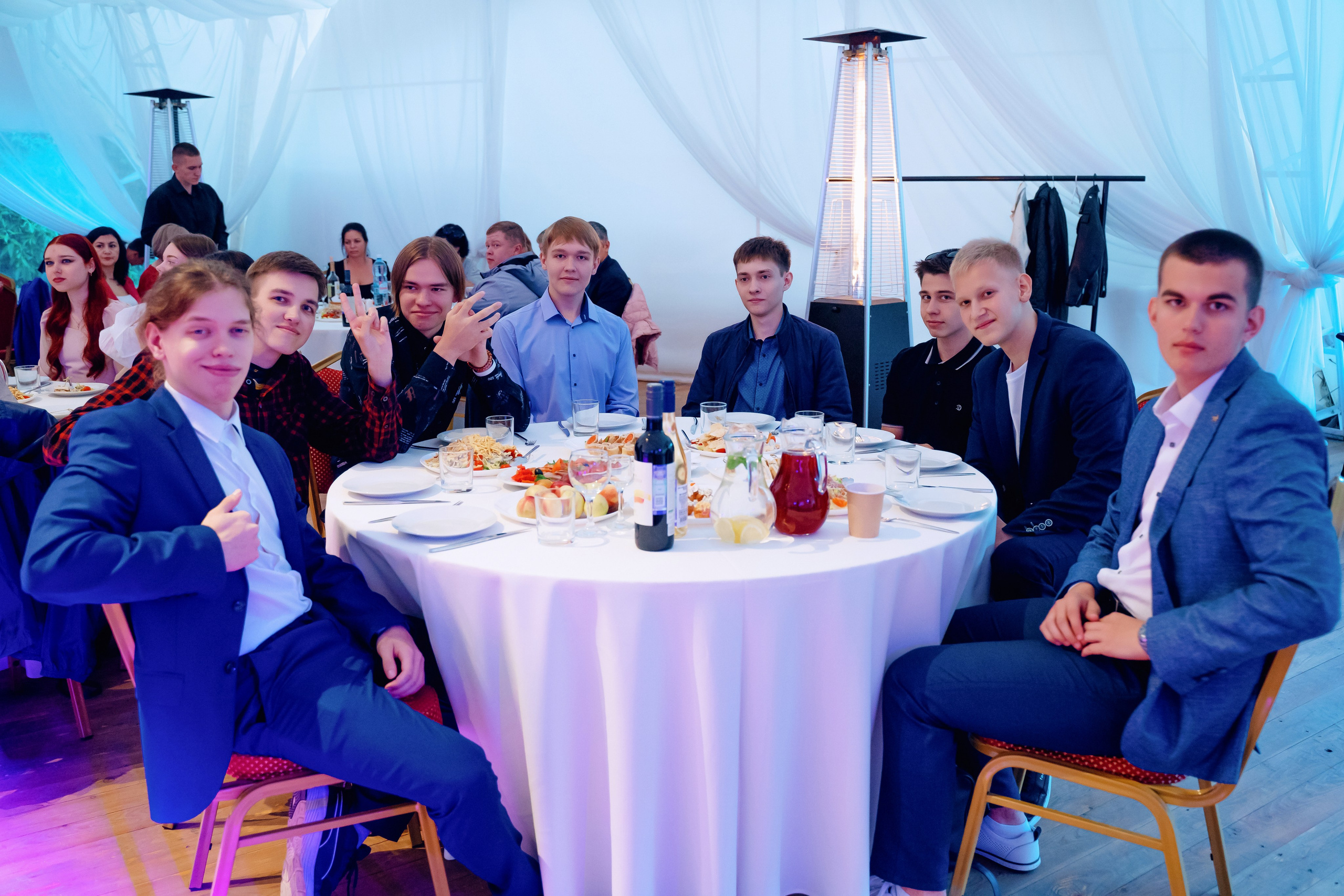 Выпускной 11 класс. Фотограф Ким Наталья в Красноярске