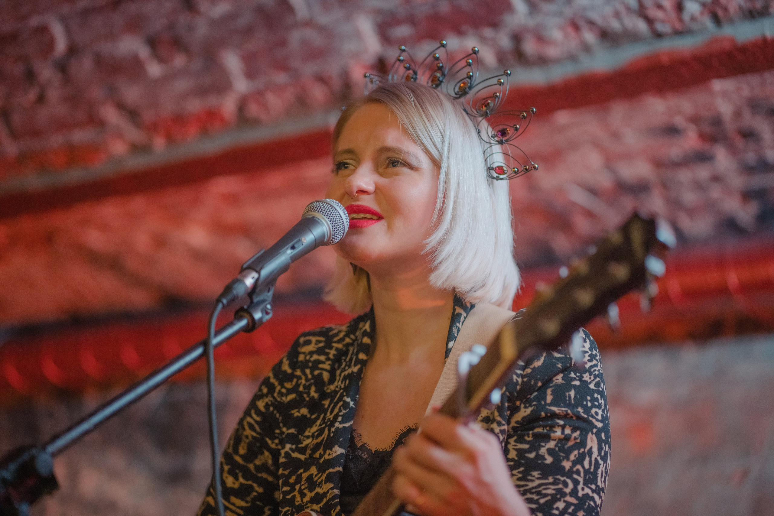 Презентация поэтического сборника. Творческие фотосессии в Москве. Фотоальбом лидера группы ЯЛО