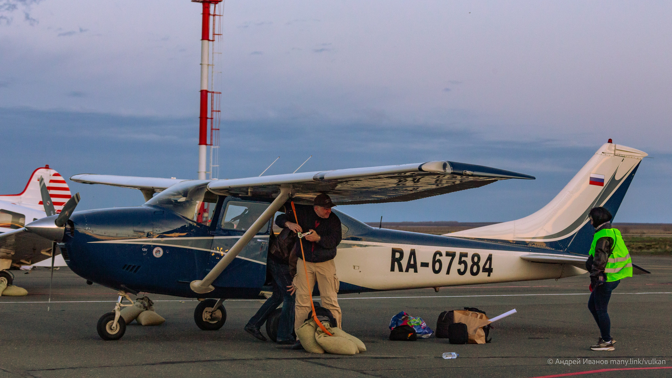 Перелёт на Байконур в 2026 г на самолётах АОН. Фотоальбом показывающий увлекательный мир авиации и мир медведей Андрея Иванова