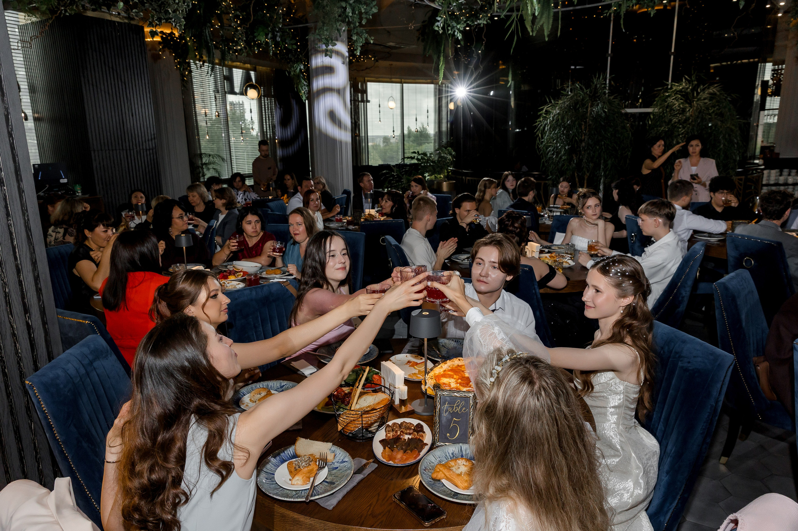 ВЫПУСКНОЙ CHEESERIA-Гимназия 33. Свадебный и семейный фотограф Динар Гильмутдинов