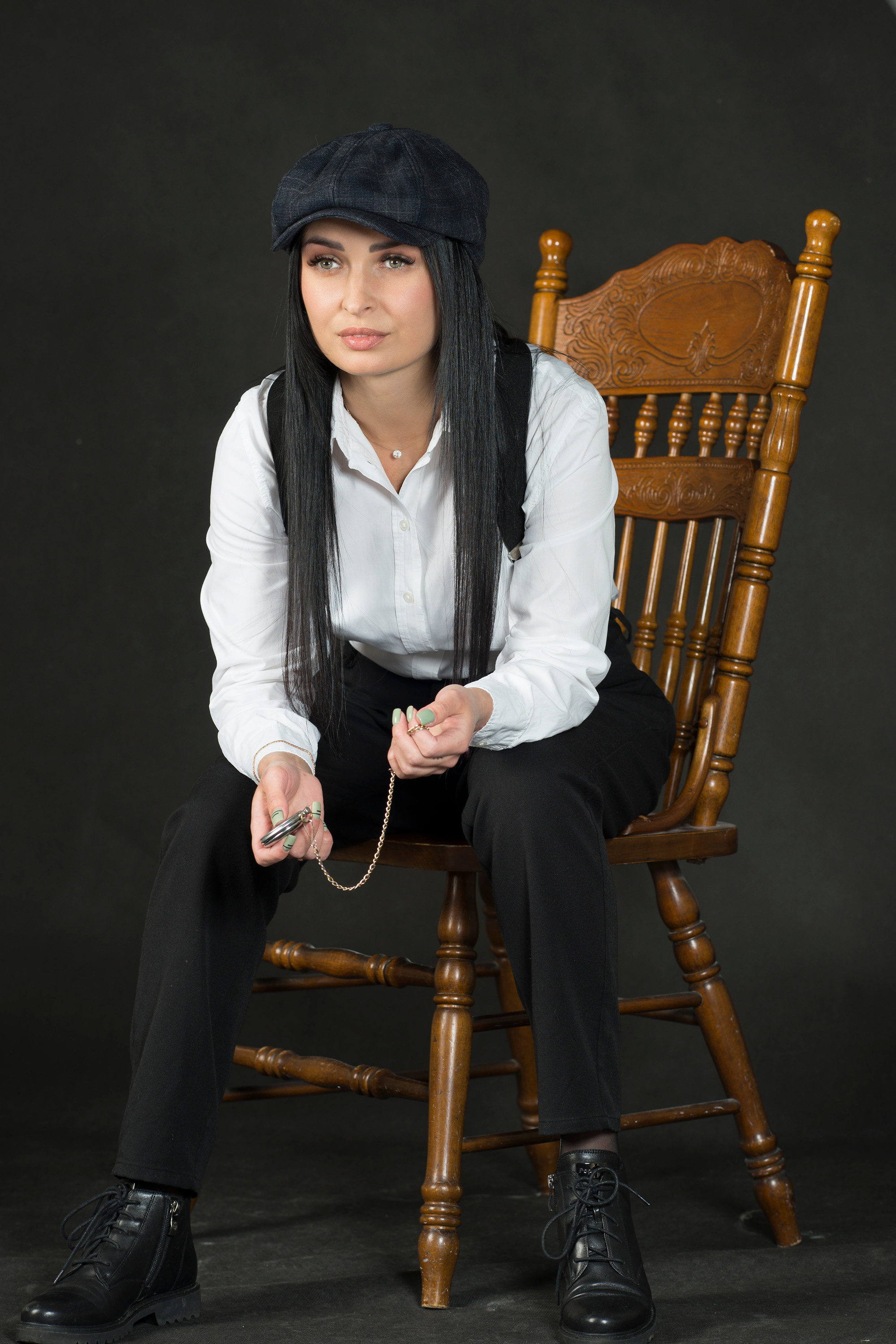 Кристина в фотосессии «Острые козырьки»