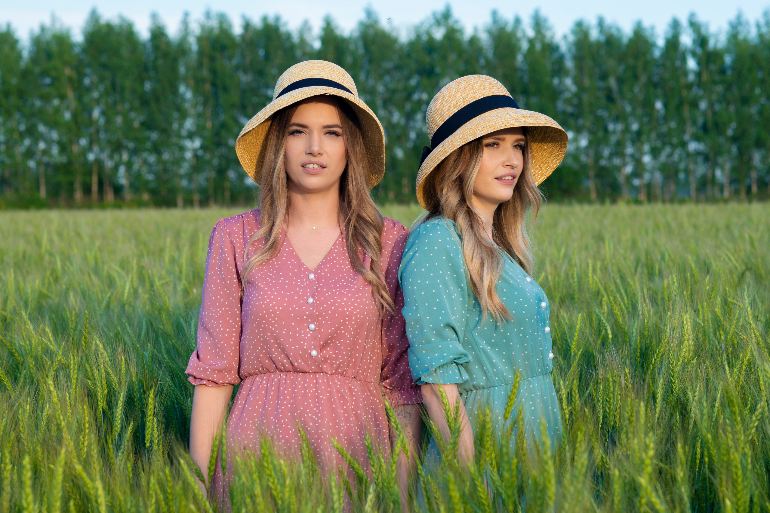 Две сестры. Арзамас 2022. Фотограф Андрей Солод