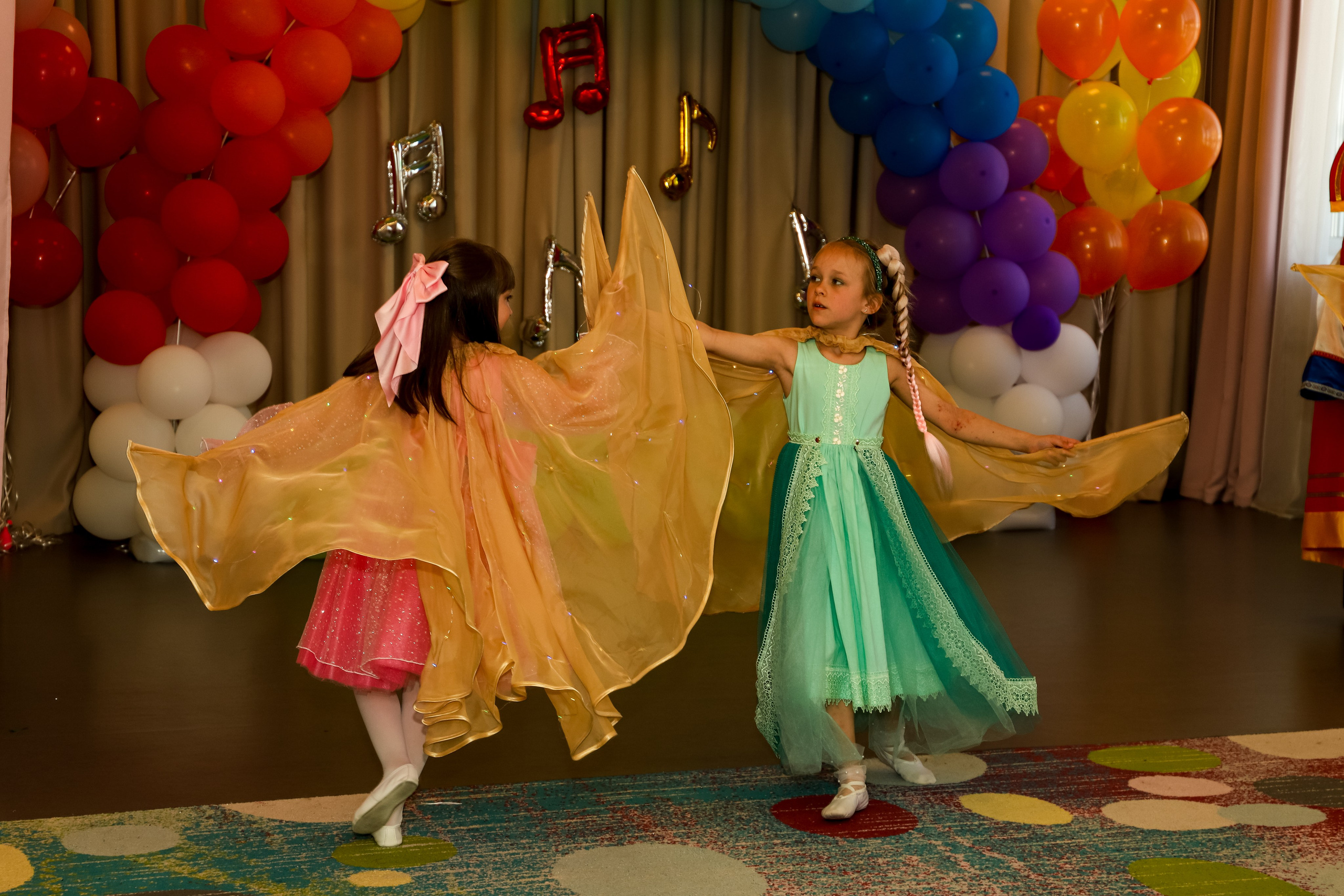 Съёмки праздников и выпускных в детских садиках и школах. Семейный и детский фотограф Эльвира Билибина