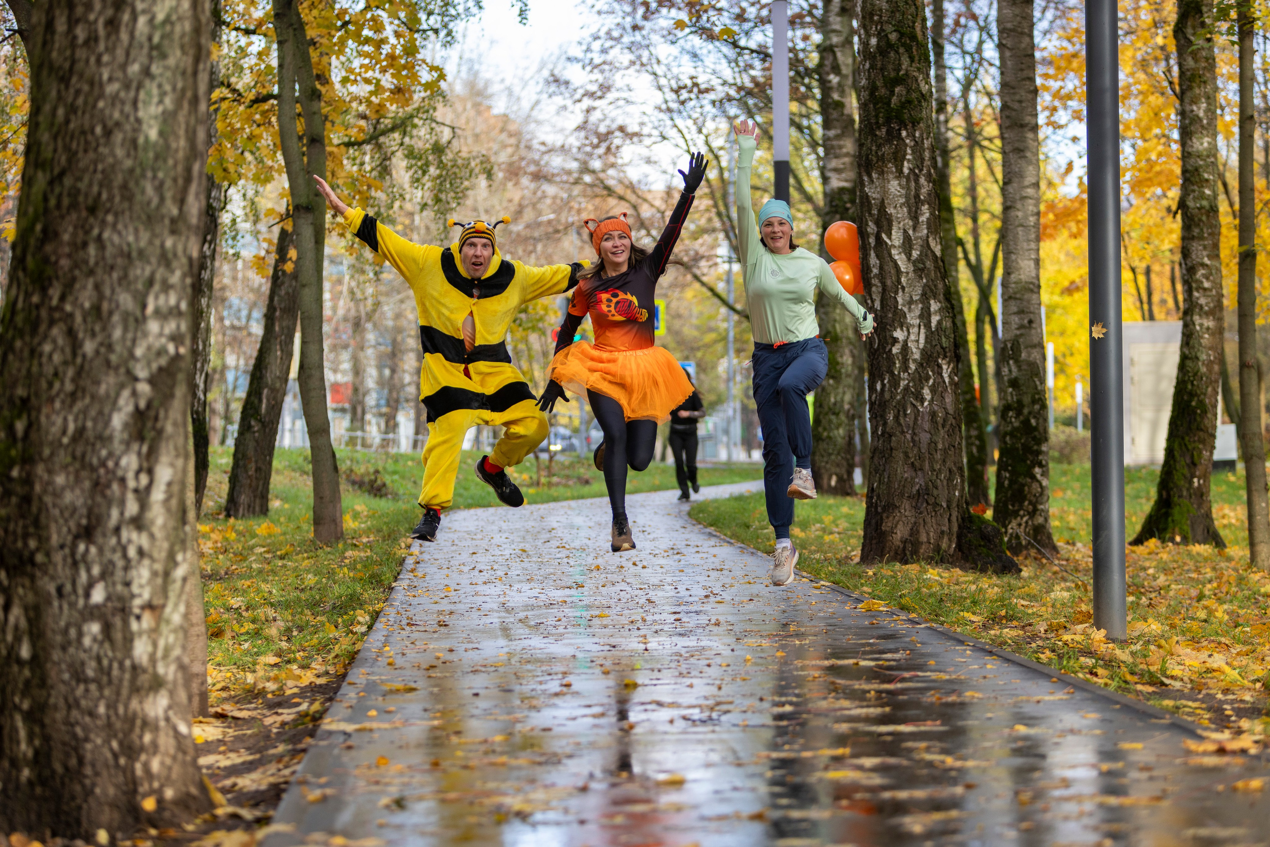 5 вёрст в городском парке Лобня 18.10.25. Фотограф Сергей Ловкий