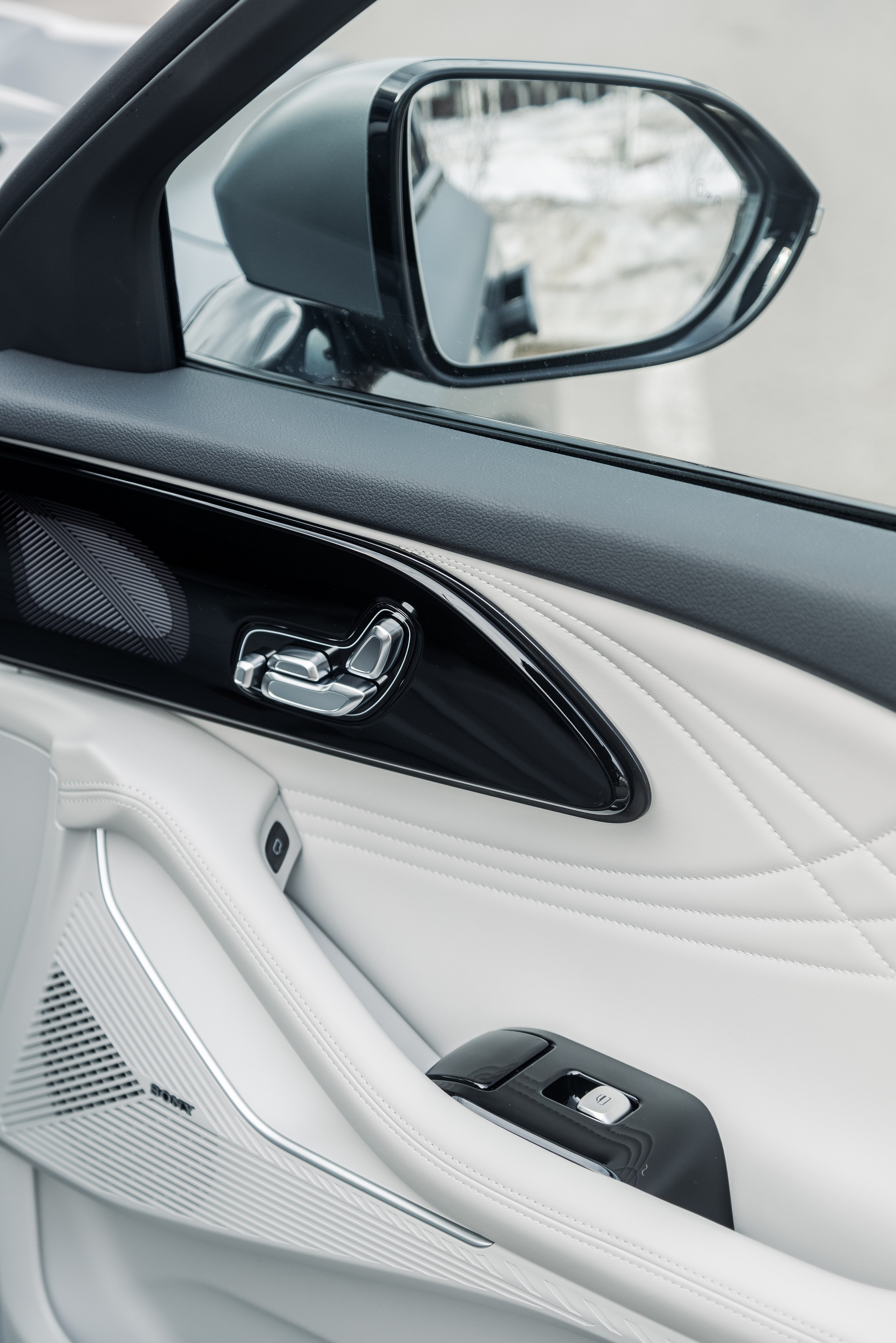 Фотосъемка китайского автомобиля за городом. Жуков Илья  свадебный фотограф в Москве